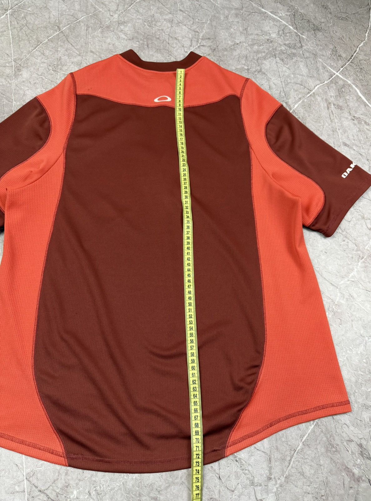 Oakley Vintage Oakley Jersey Tshirt Y2K Tee Size US L / EU 52-54 / 3 - 16 Thumbnail