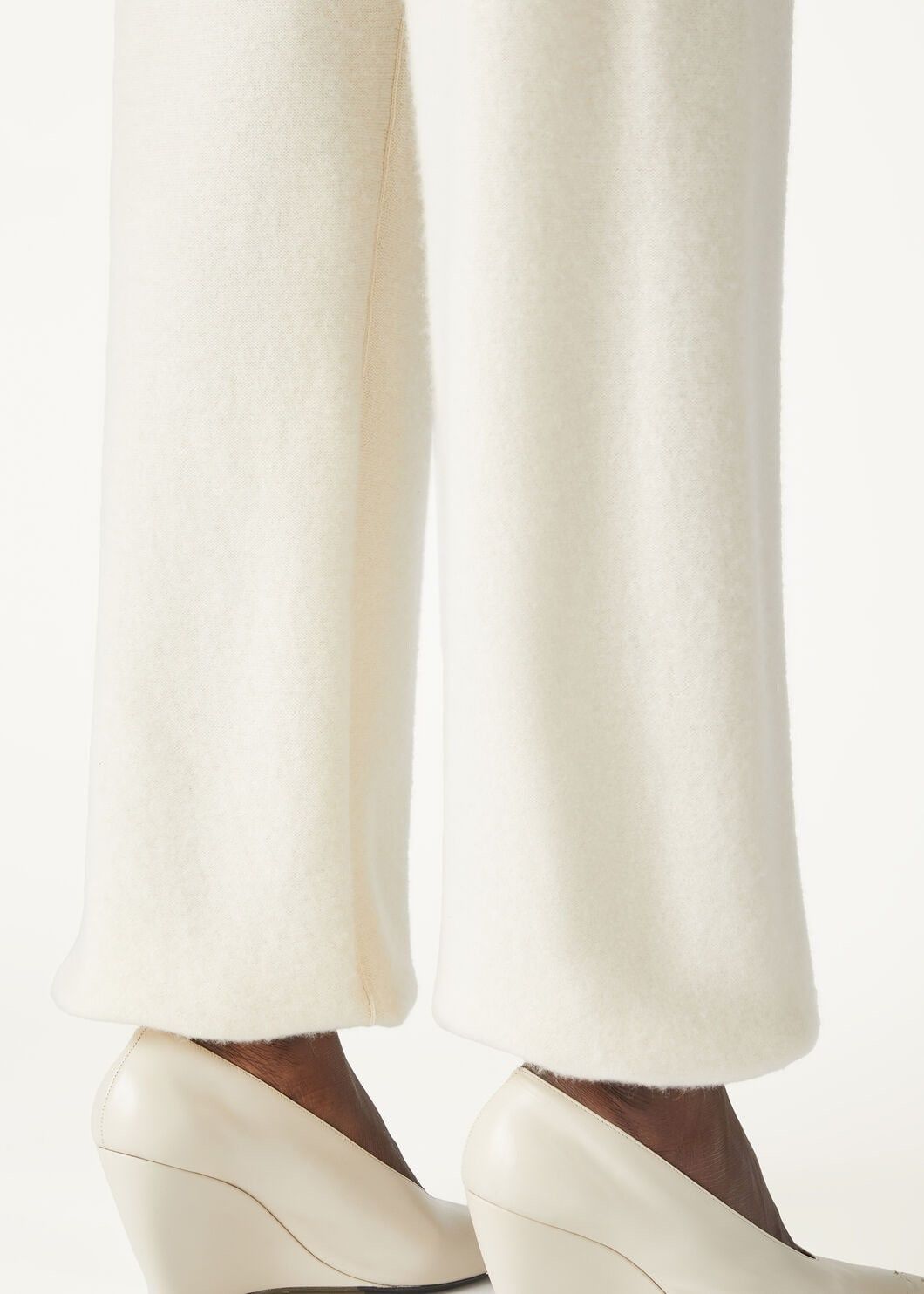 Loro Piana o1srvl11e0825 FAO2893 Alpe Bors Pant in White Size 27" / US 4 / IT 40 - 3 Thumbnail