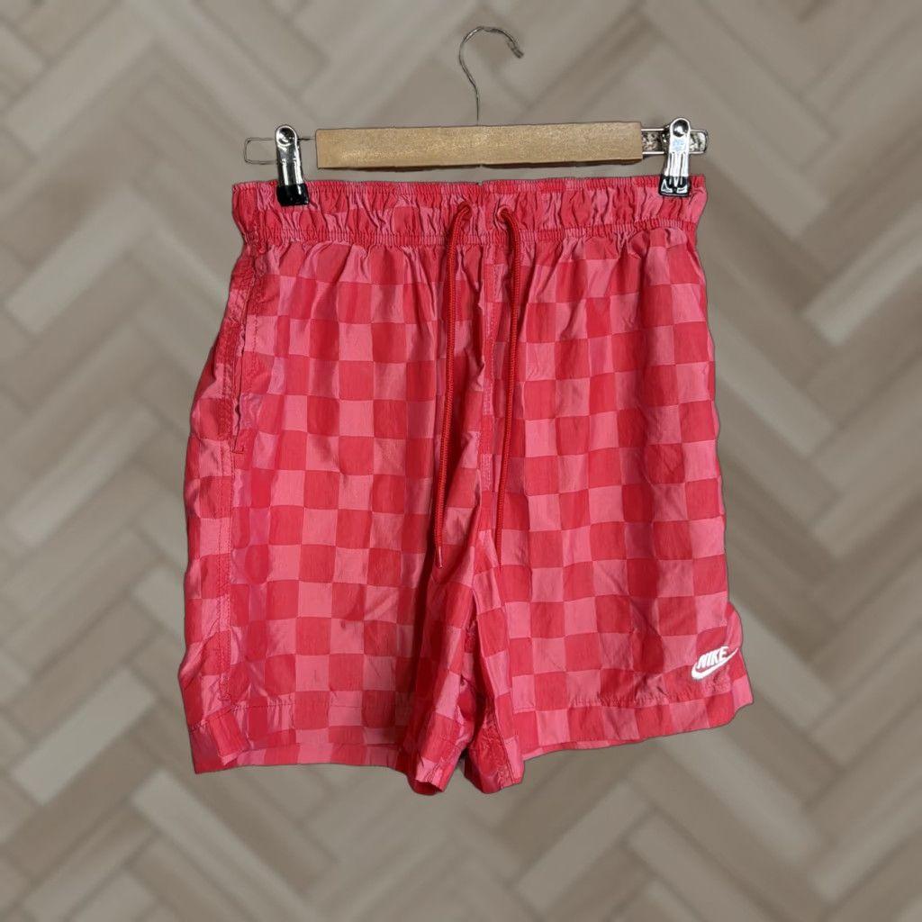Nike Nike Club Mens S Red Checkered Nylon Embroidered Athletic Flow Shorts FN3098-657 Size US 29 - 1 Thumbnail