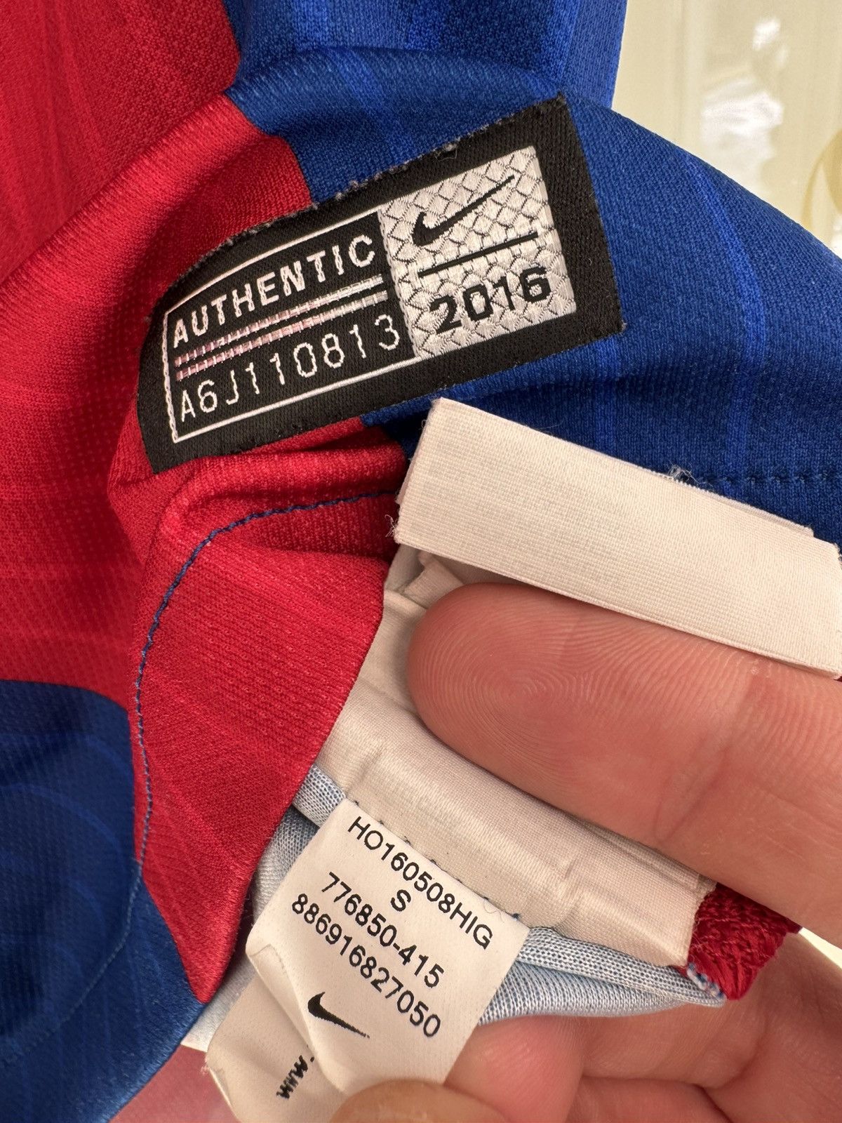 Nike Barcelona 2015-2016 Home Soccer Jersey Football Kit Shirt Size US S / EU 44-46 / 1 - 17 Thumbnail