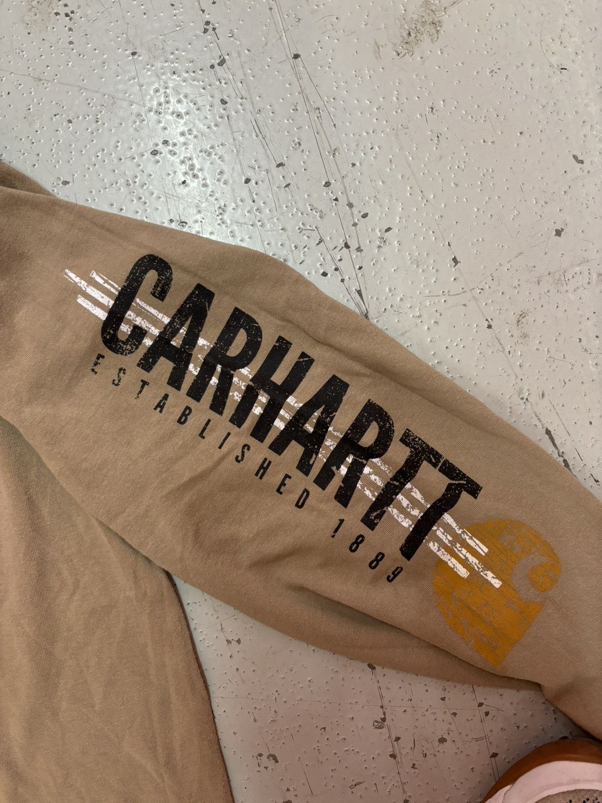 Carhartt × Vintage ***FINAL DROP***RARE 00s CARHARTT SPELL OUT LONG SLEEVE XL Size US XL / EU 56 / 4 - 9 Thumbnail