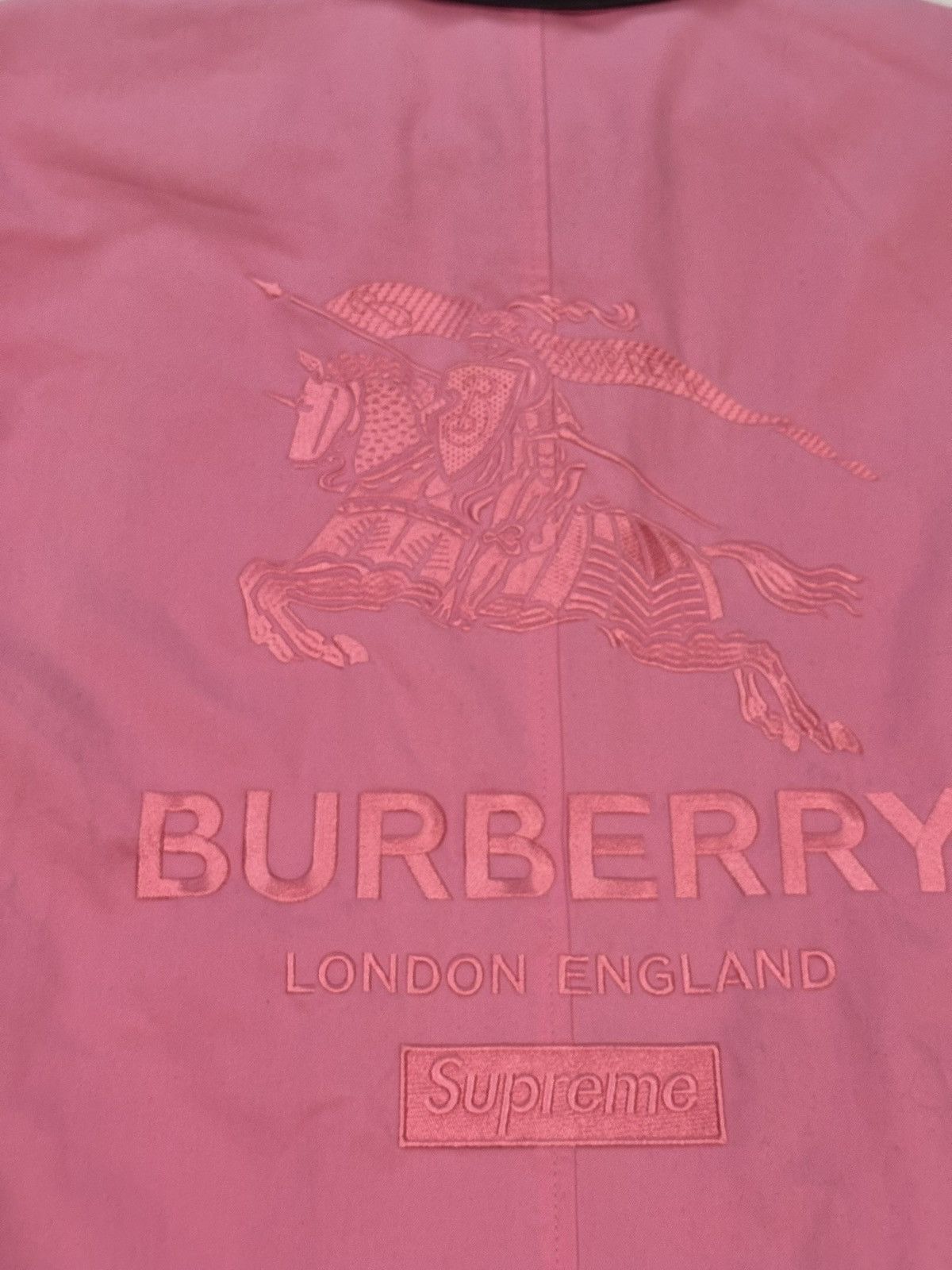 Burberry × Supreme Supreme X Burberry, pink trenchcoat size XL brand new Size US XL / EU 56 / 4 - 19 Thumbnail
