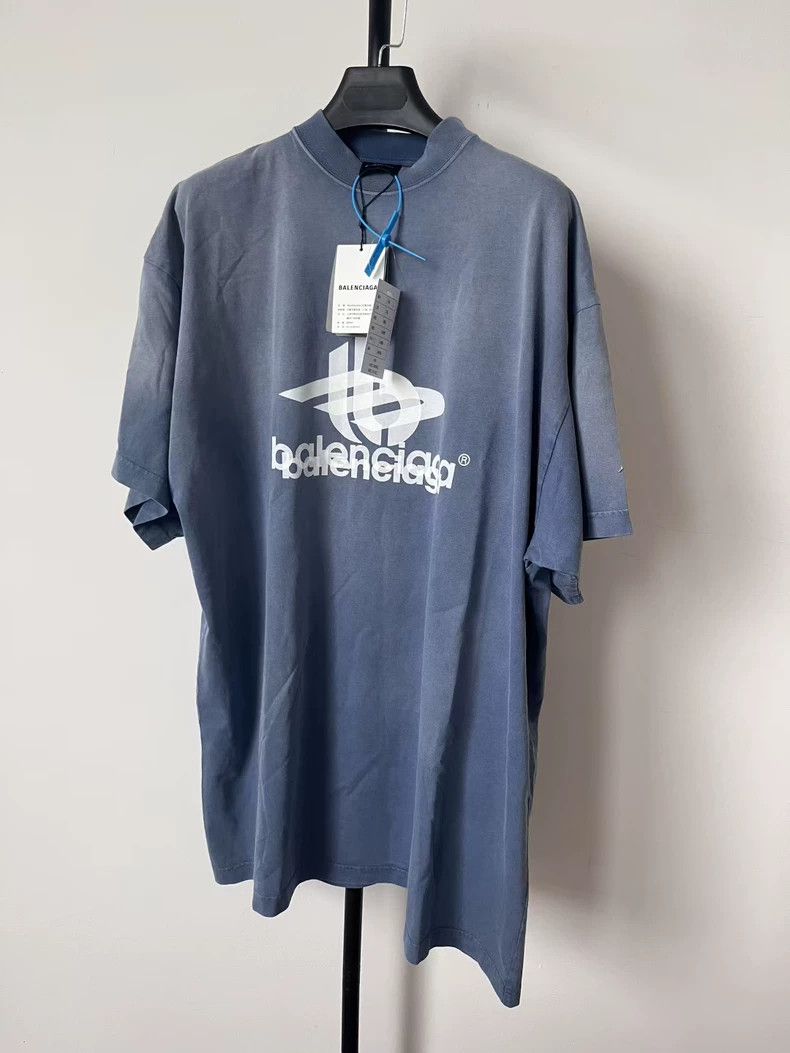 Balenciaga Balenciaga Monogram Logo Printed Crew Neck Pullover Short Size US M / EU 48-50 / 2 - 1 Thumbnail