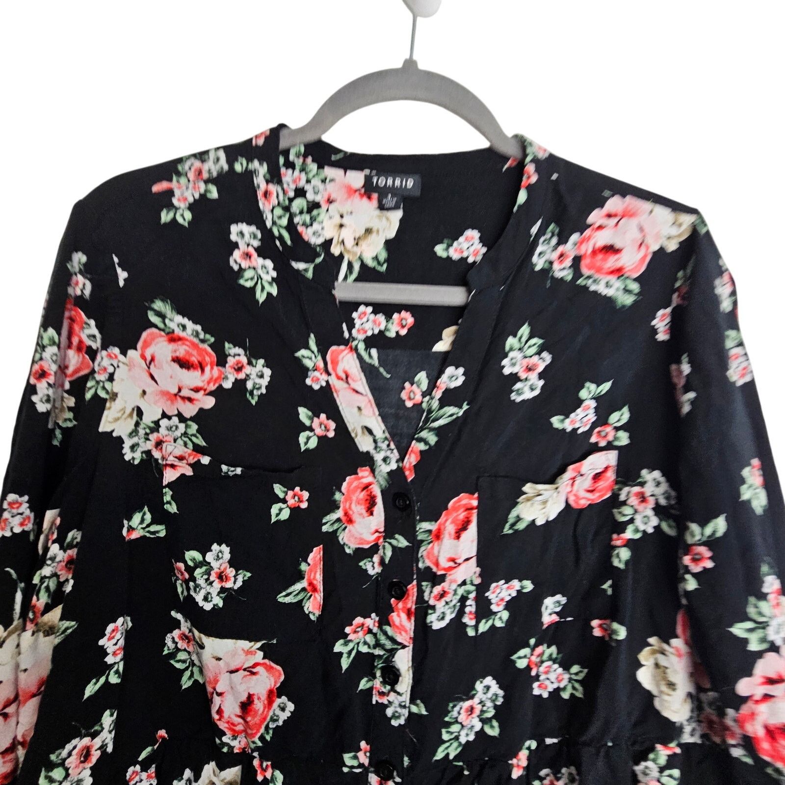Corridor Torrid Long Sleeve Shirt Floral Black Button Front Shirt 1X Size XXL / US 16-18 / IT 52-54 - 2 Thumbnail
