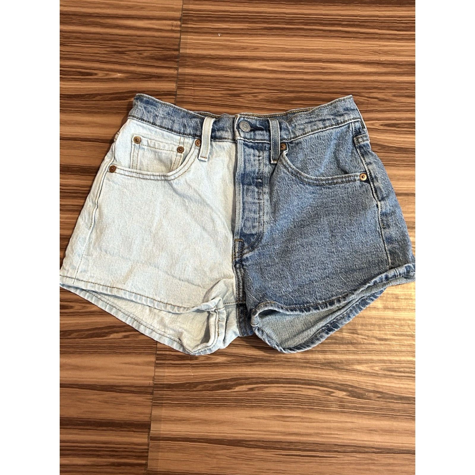 Levi's VINTAGE Levi’s 501 Button Fly 2 Tone Blue Denim Shorts sz 24 Size 42" / US 20 - 2 Thumbnail