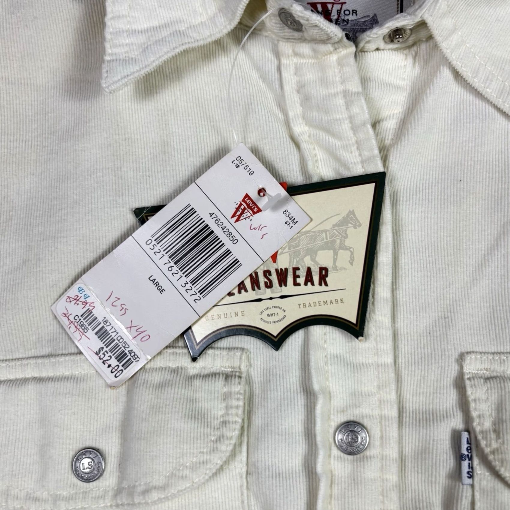 Levi's VINTAGE Levi's White Corduroy Shirt Button-Up Men L 1990s Deadstock Corduroy 70s Theme Pockets Button-Up Size L / US 10 / IT 46 - 6 Thumbnail