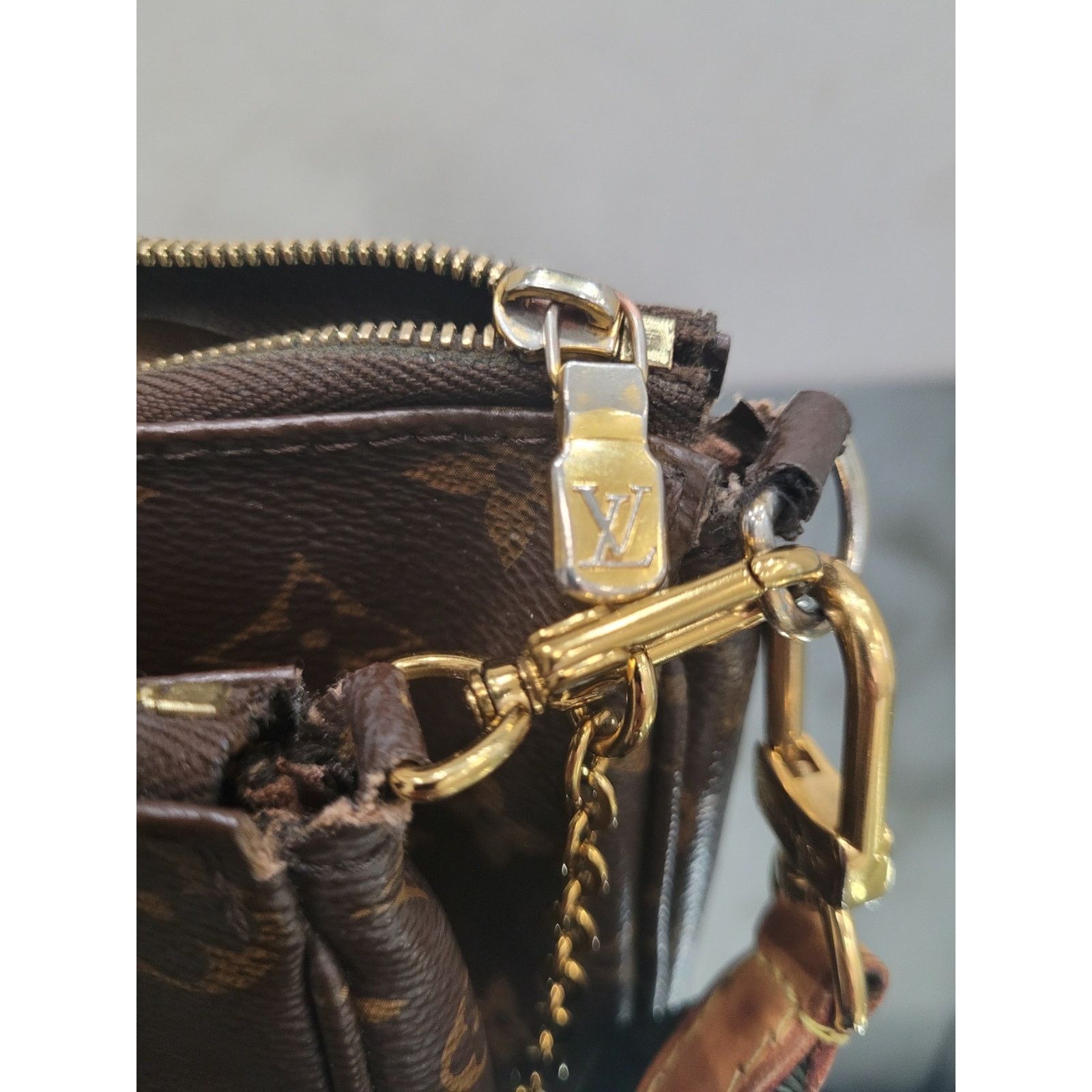 Louis Vuitton Louis Vuitton Multi Pochette Accessoires Crossbody Bag Size ONE SIZE - 9 Thumbnail
