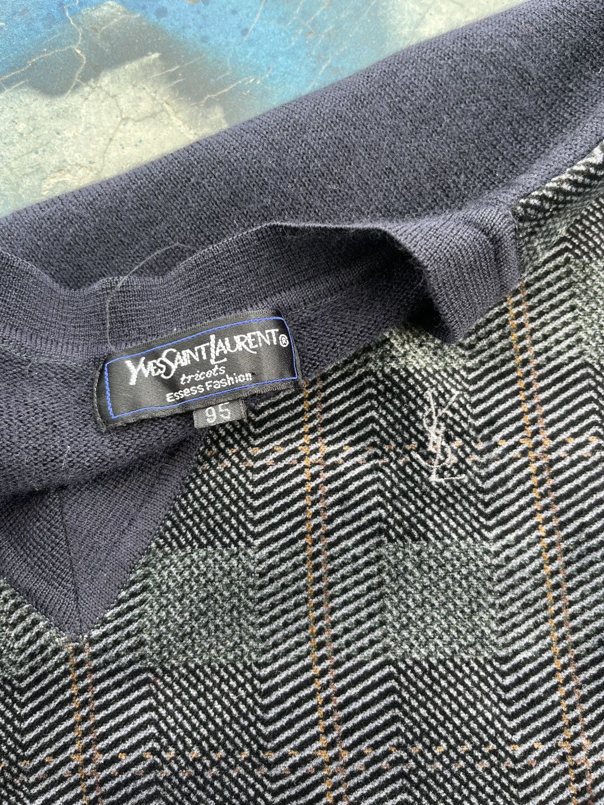 Yves Saint Laurent crazy ysl yvessaintlaurent v neck plaid sweater wool Size US M / EU 48-50 / 2 - 4 Thumbnail