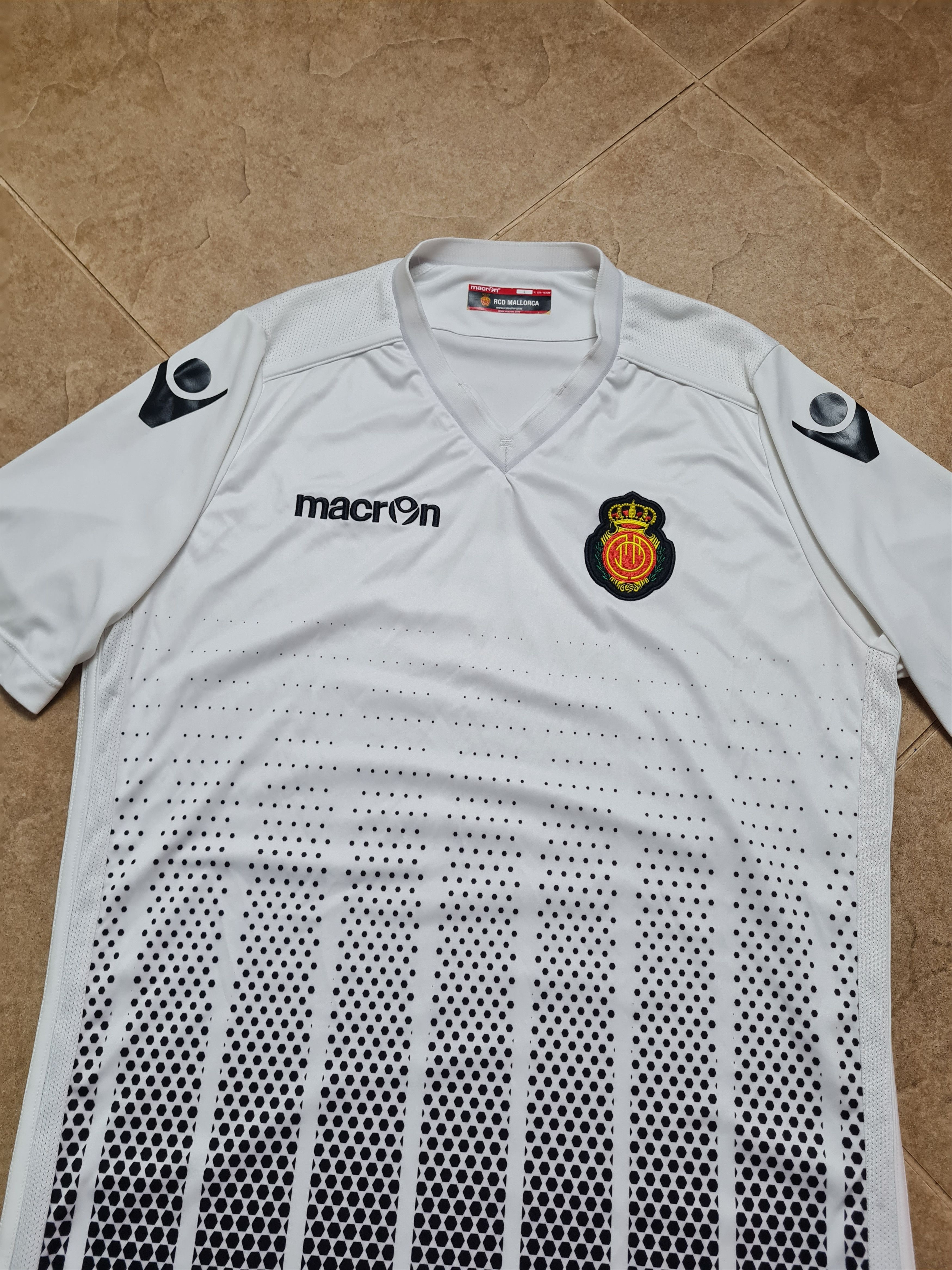 Macron MACRON WHITE REAL MALLORKA 2015/2016 AWAY FOOTBALL SHIRT Size US L / EU 52-54 / 3 - 2 Thumbnail