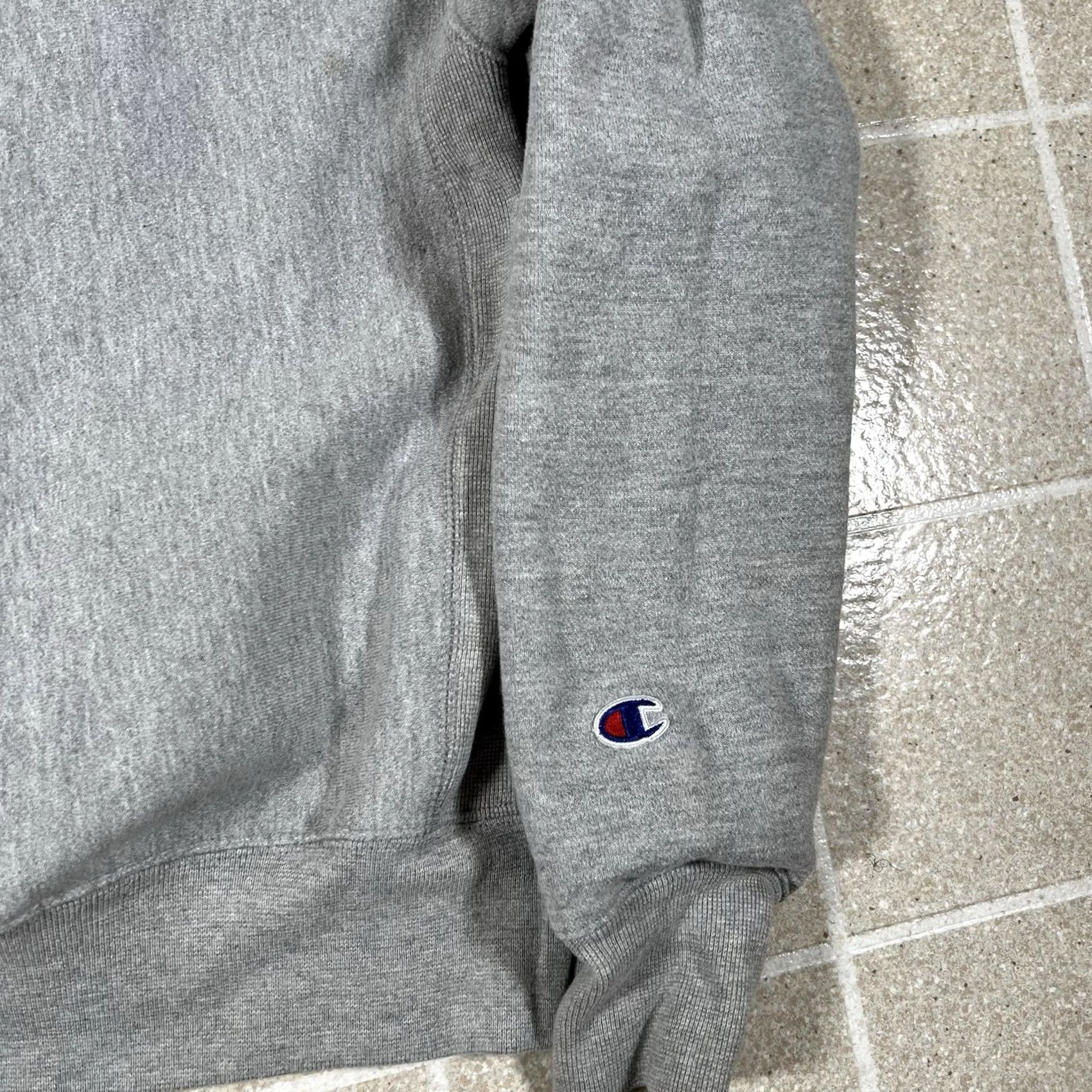 Champion VINTAGE Champion Sweatshirt Mens M Grey Reverse Weave Crew Neck Pullover 90s Logo Size US M / EU 48-50 / 2 - 5 Thumbnail