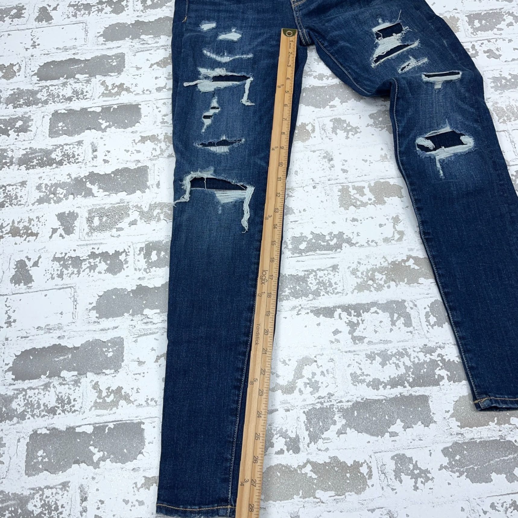 American Eagle Outfitters American Eagle Outfitters Jeans Jegging Women's size 4 Dark Wash Distressed Pockets 5-Pocket Stretch Mid Rise Blue Jeans A93 Size 27" / US 4 / IT 40 - 6 Thumbnail