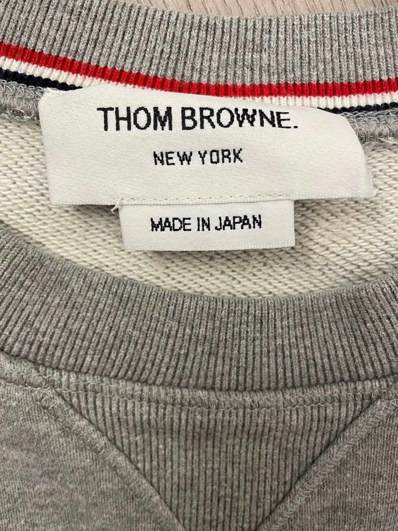 Thom Browne Thom browne Gray four-striped round-neck sweatshirt 2504-Ne Size US S / EU 44-46 / 1 - 6 Thumbnail