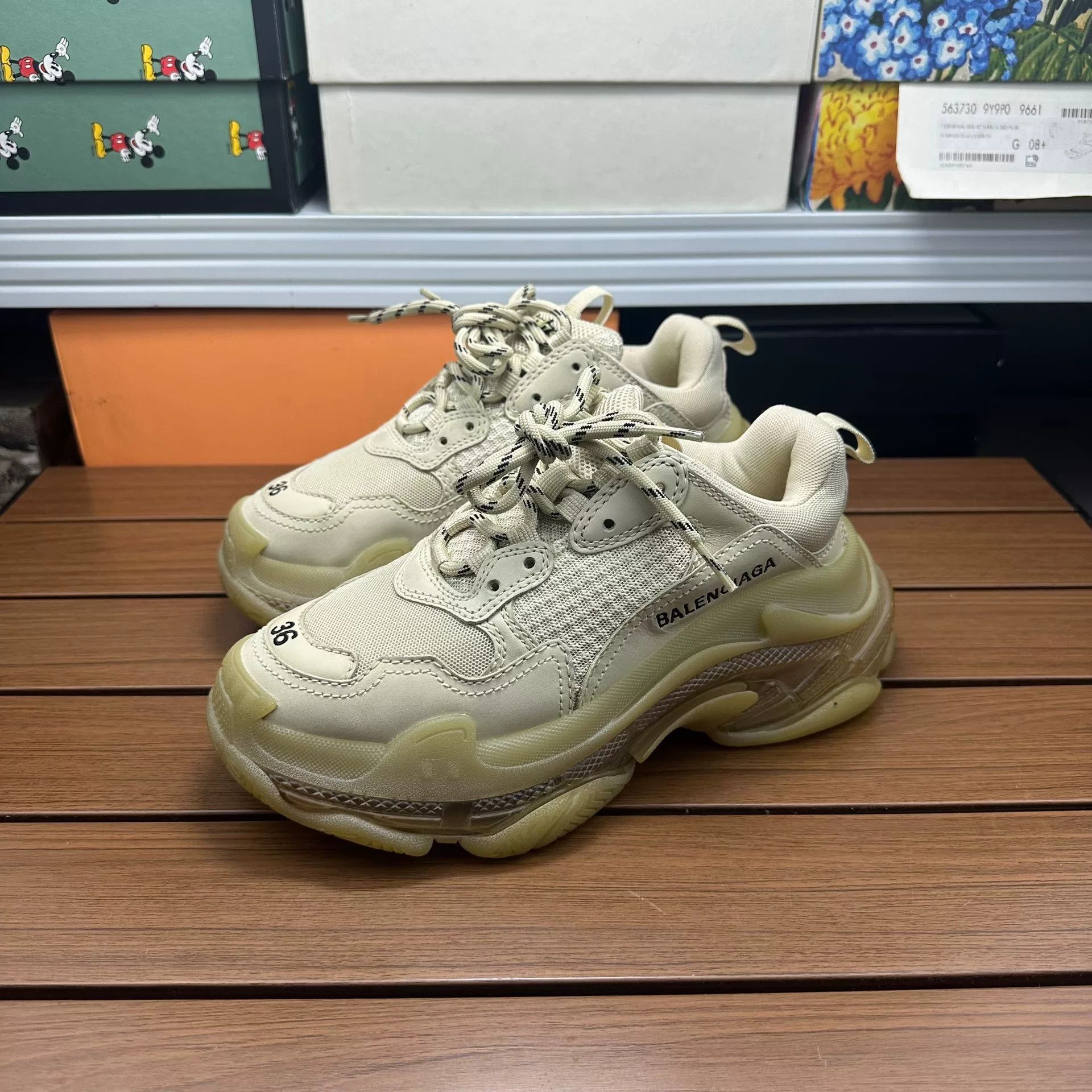 Balenciaga Balenciaga White Lowtop Sneakers it_36 Women Size US 6 / IT 36 - 1 Thumbnail