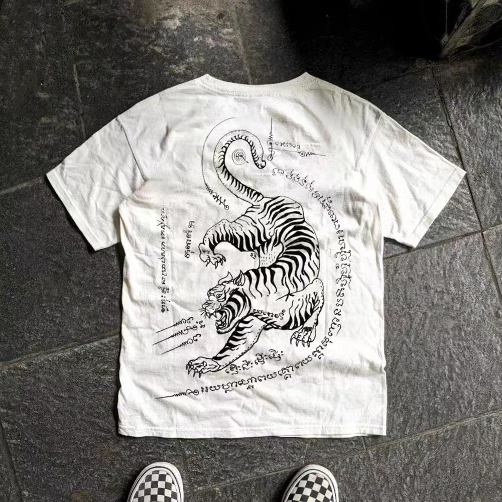Vintage White Washed Vintage Tiger Print T-Shirt Size US 32 / EU 48 - 1 Thumbnail