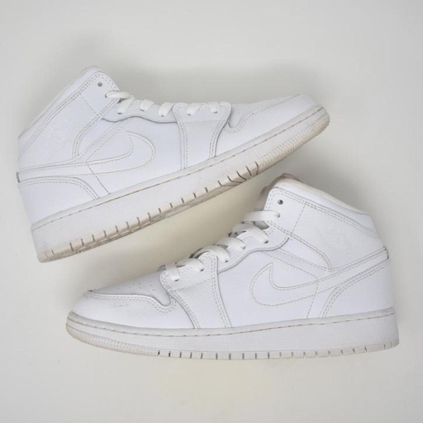Jordan Brand Air Jordan 1 Mid “Triple White” Size US 7 / IT 37 - 3 Thumbnail