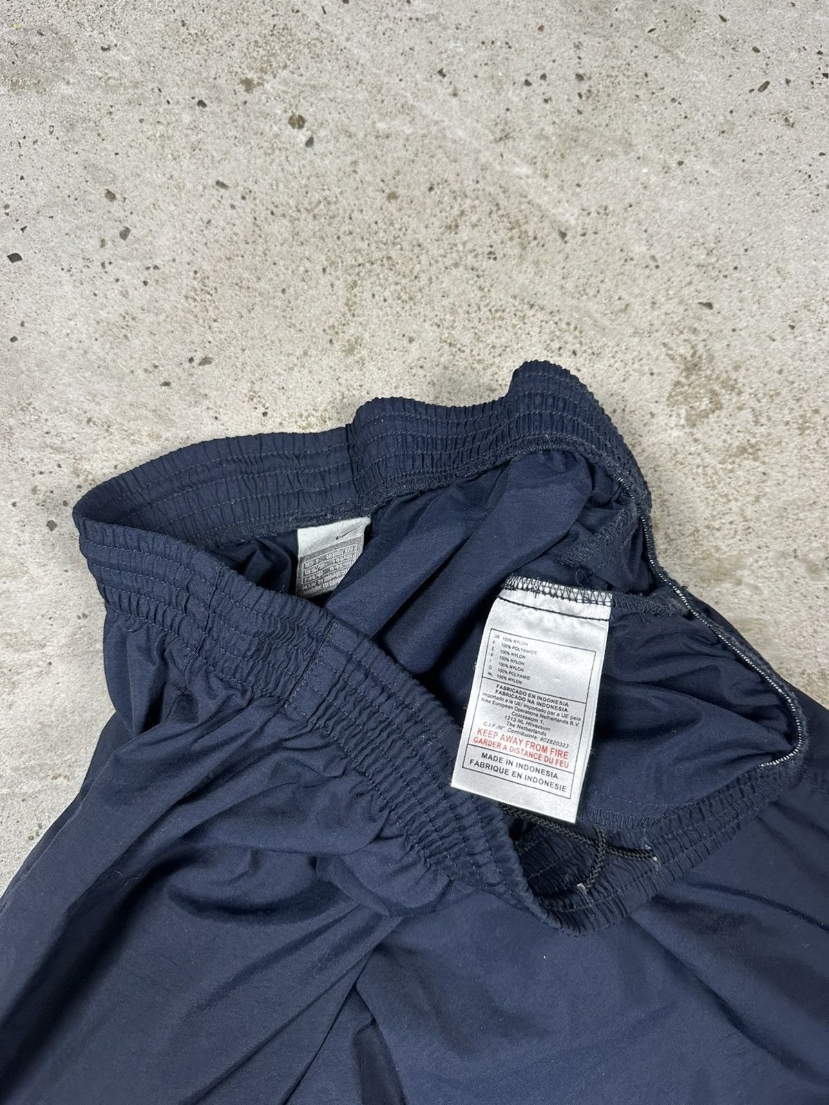 Nike Vintage Y2K Nike Navy Baggy Track Pants Swoosh rare 90s Size US 30 / EU 46 - 8 Thumbnail