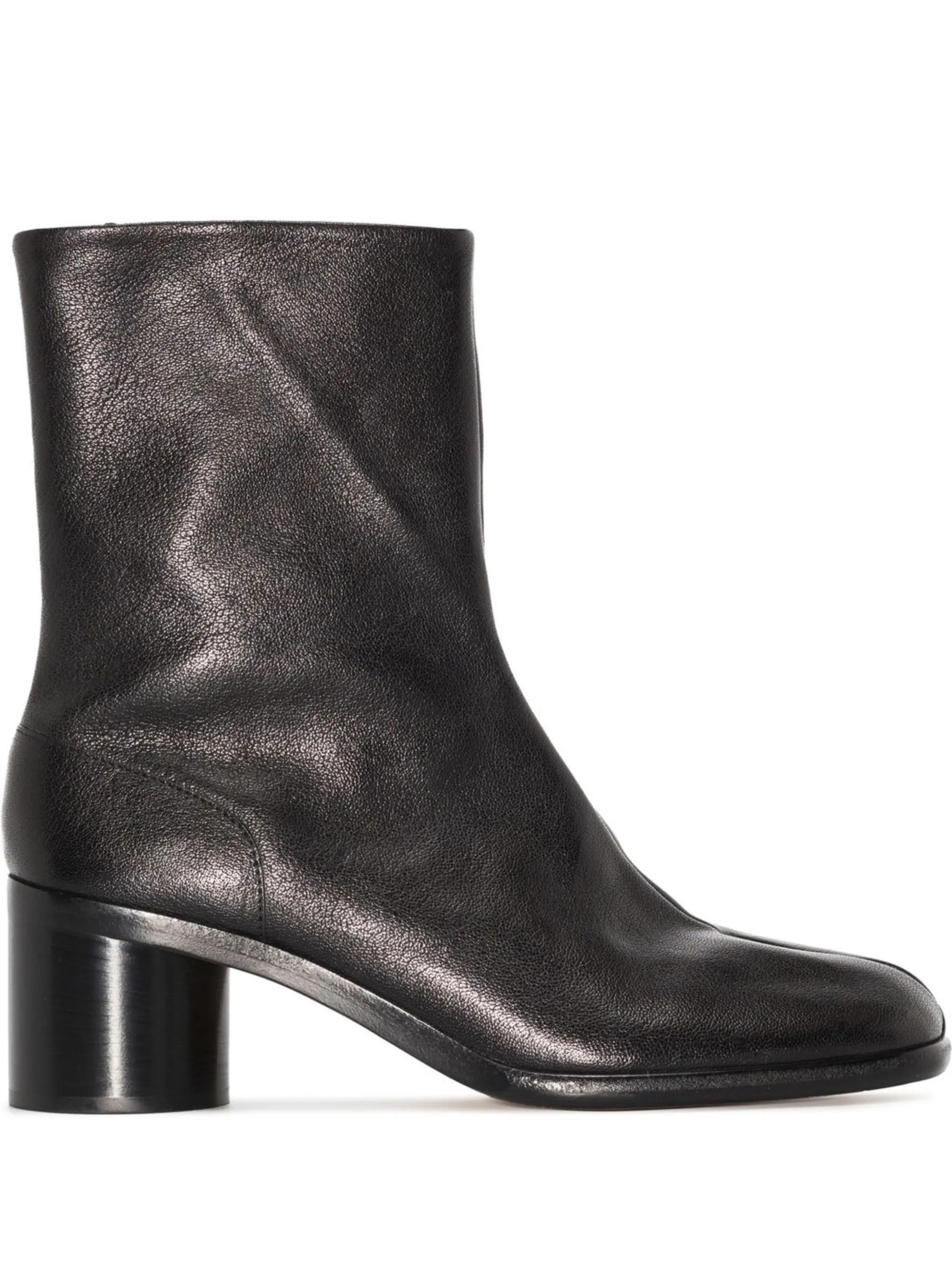 o1w1db10525 Tabi Ankle Boots in Black
