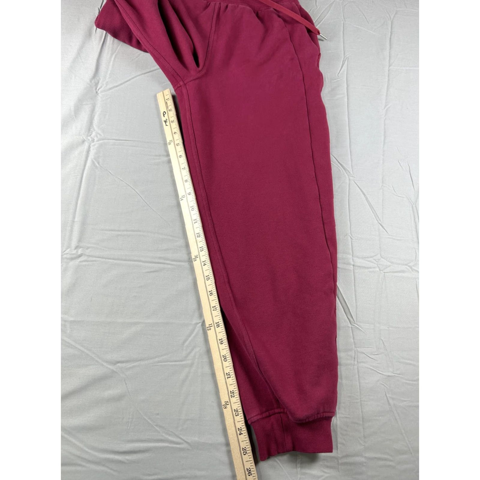 Lululemon Lululemon Warm Down Jogger Pants Women 6 Fleece Sweatpants Drawstring Berry Pink Jogger Pants Women 6 Pink Regular Pockets Elastic Waist Size 28" / US 6 / IT 42 - 5 Thumbnail