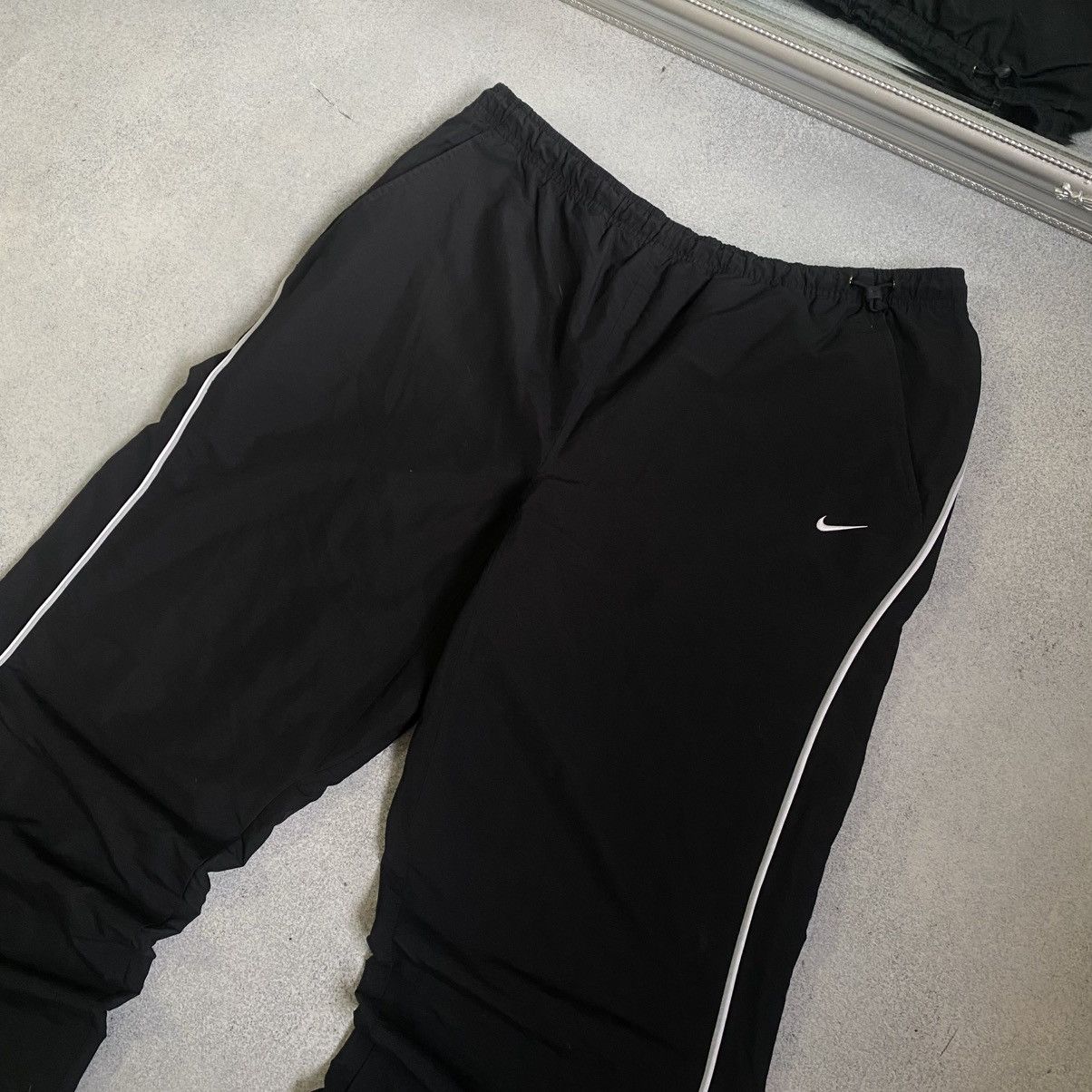 Nike Vintage Nike Track Pants Double Swoosh Y2K Baggy Sweatpants Size US 36 / EU 52 - 3 Thumbnail