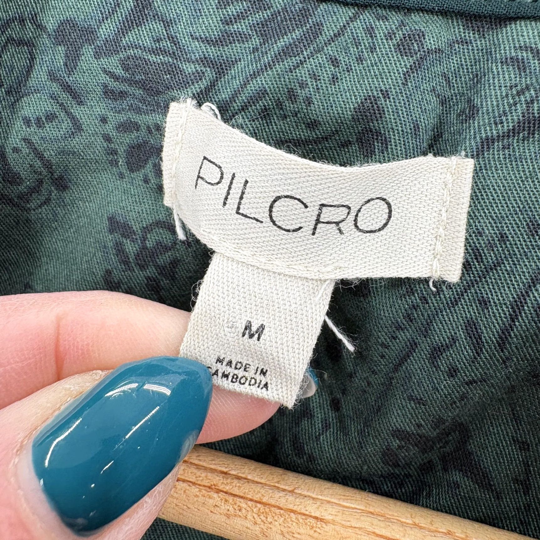 Vintage VINTAGE Anthropologie Pilcro The Hadley Velvet Button Down Shirt Womens M Green Size M / US 6-8 / IT 42-44 - 4 Thumbnail