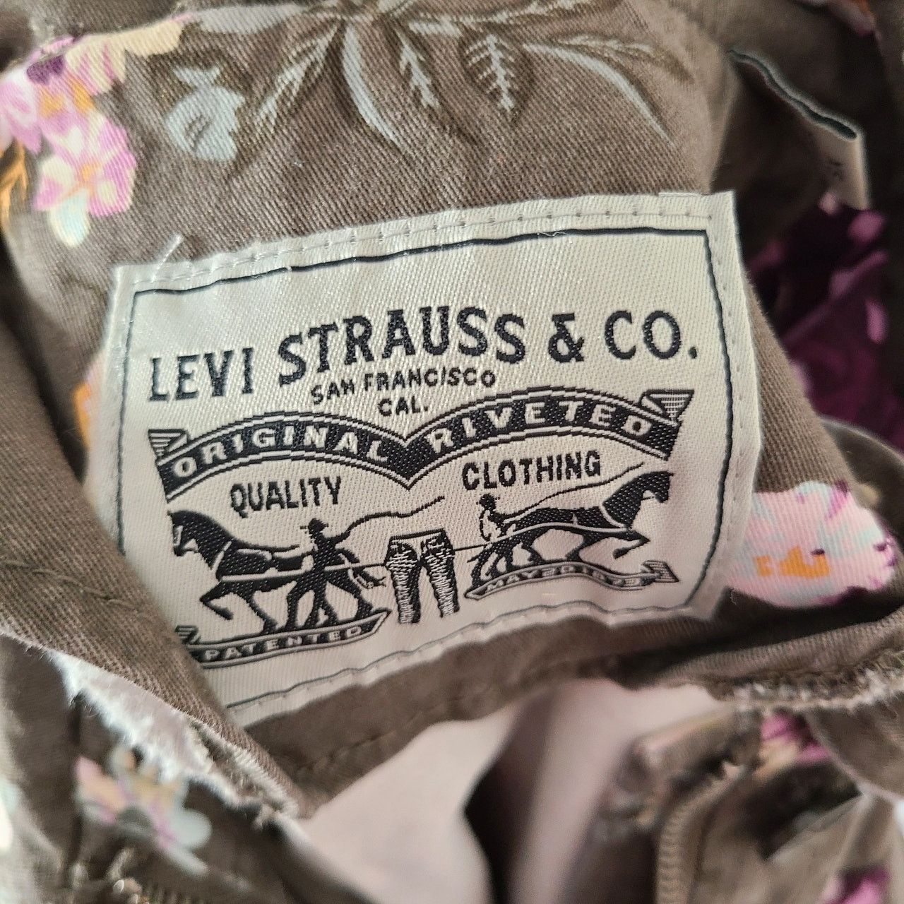 Levi's Levi's oversized green floral cargo thin jean jacket size xs Size XS / US 0-2 / IT 36-38 - 9 Thumbnail