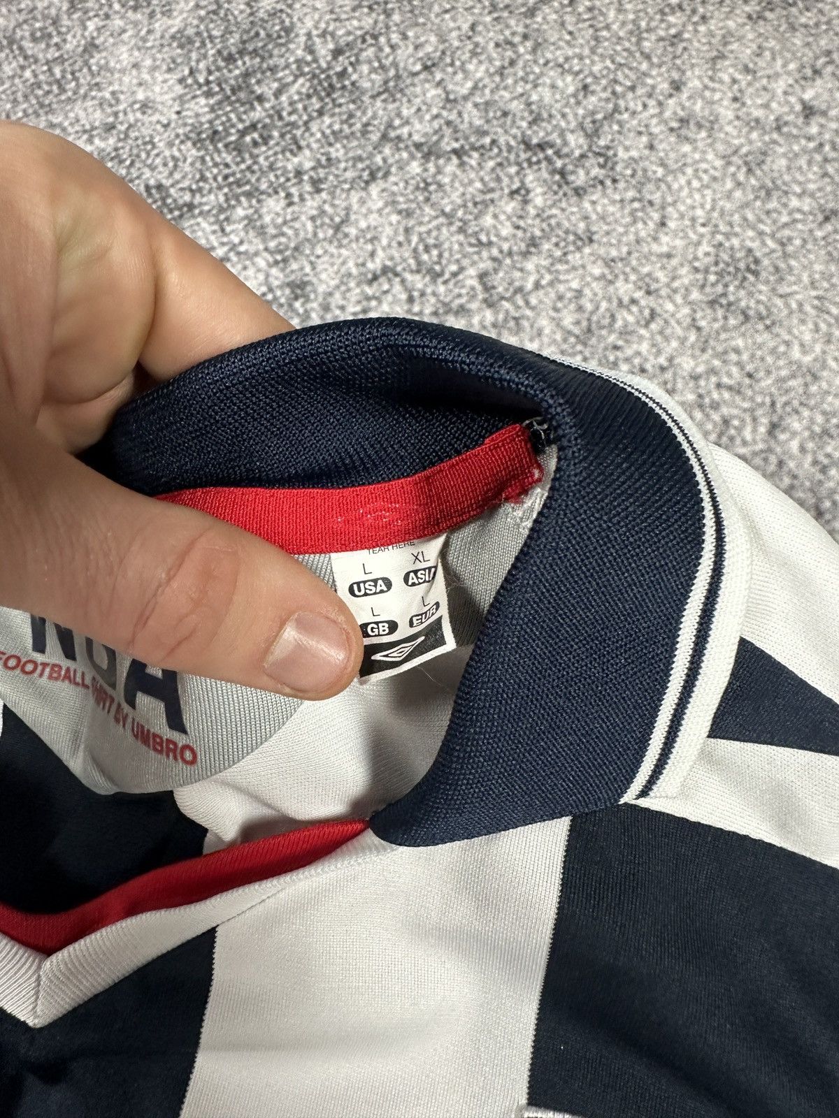 Umbro Vintage West Bromwich Albion 21 Ryan Umbro Soccer Jersey L Size US L / EU 52-54 / 3 - 4 Thumbnail