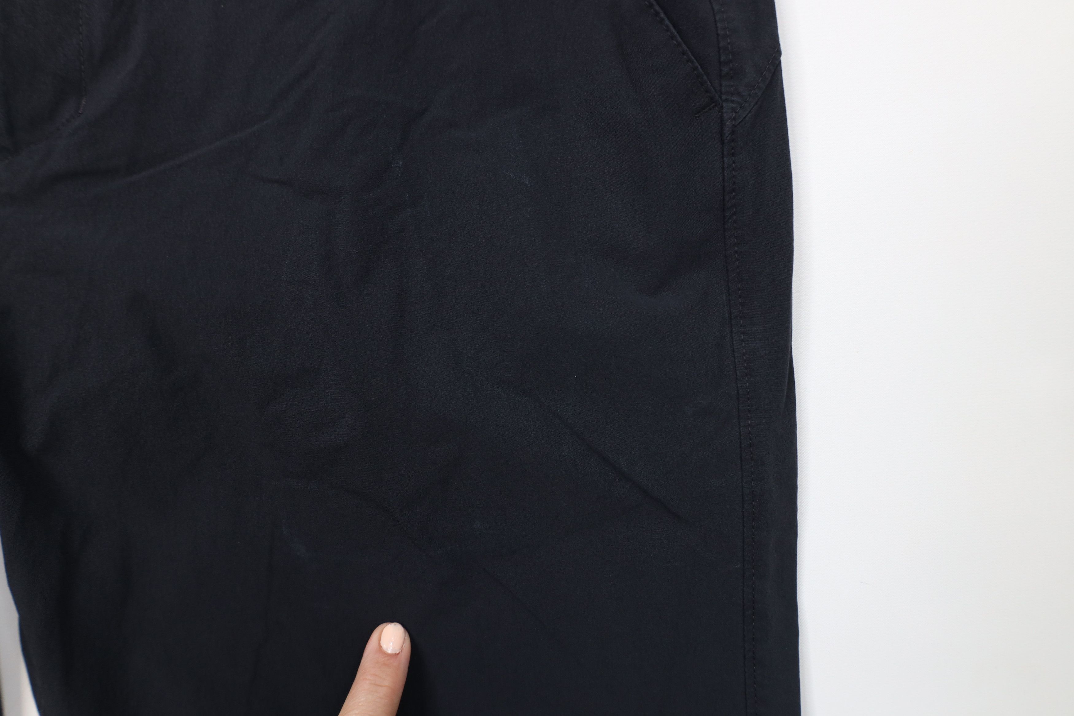 Oakley Vintage Oakley O Logo Above Knee Golf Chino Shorts Black Size US 34 / EU 50 - 6 Thumbnail