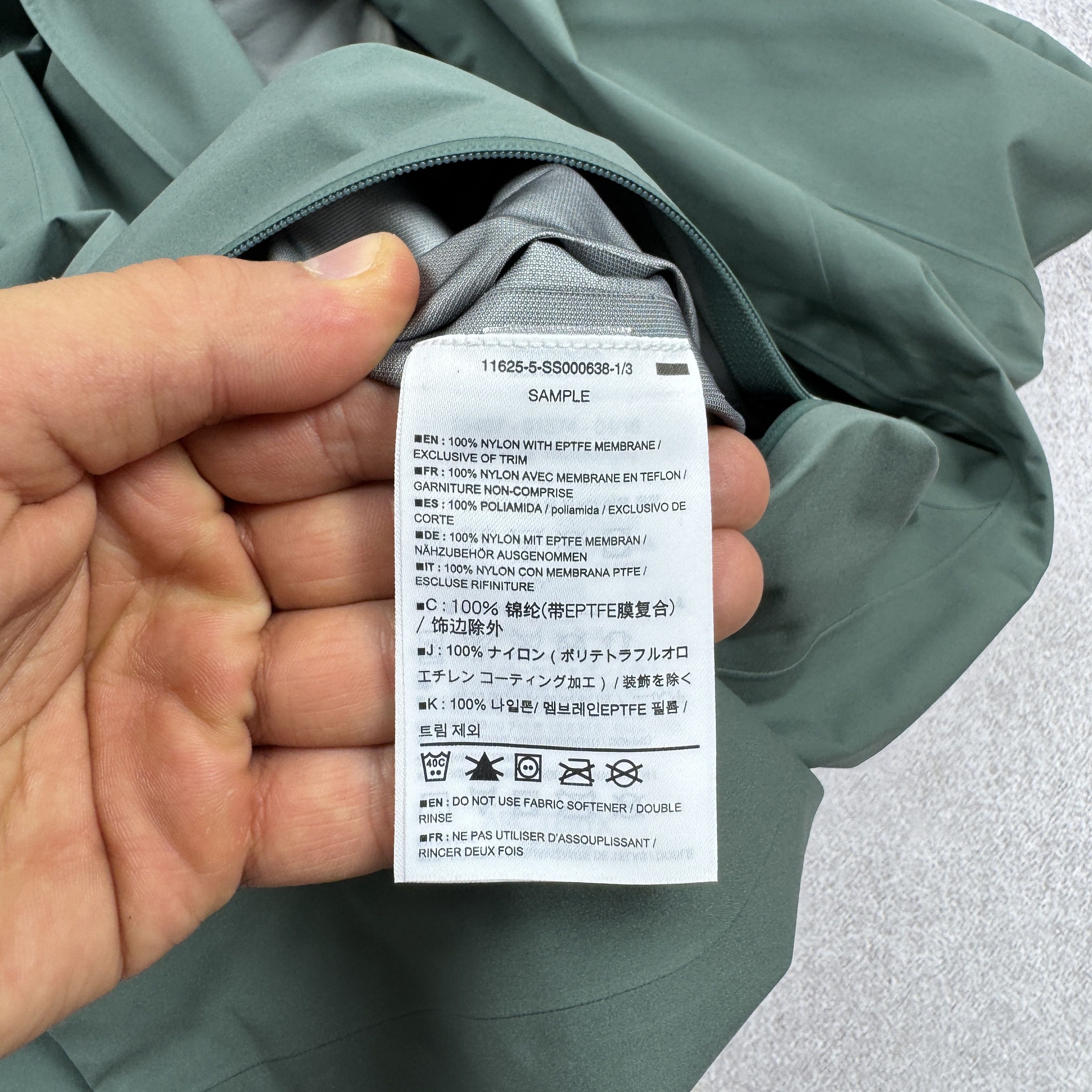 Arc'teryx Women`s Arcteryx A2B Hardshell Gore-tex Blazer Jacket Size S Size S / US 4 / IT 40 - 15 Thumbnail