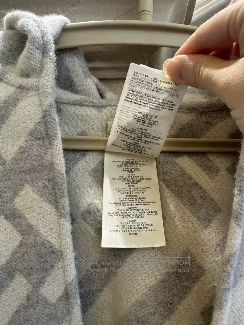 Fendi Fendi FF Letter Hooded Cloak Shawl, Grey and White Color, Size M / US 6-8 / IT 42-44 - 7 Thumbnail