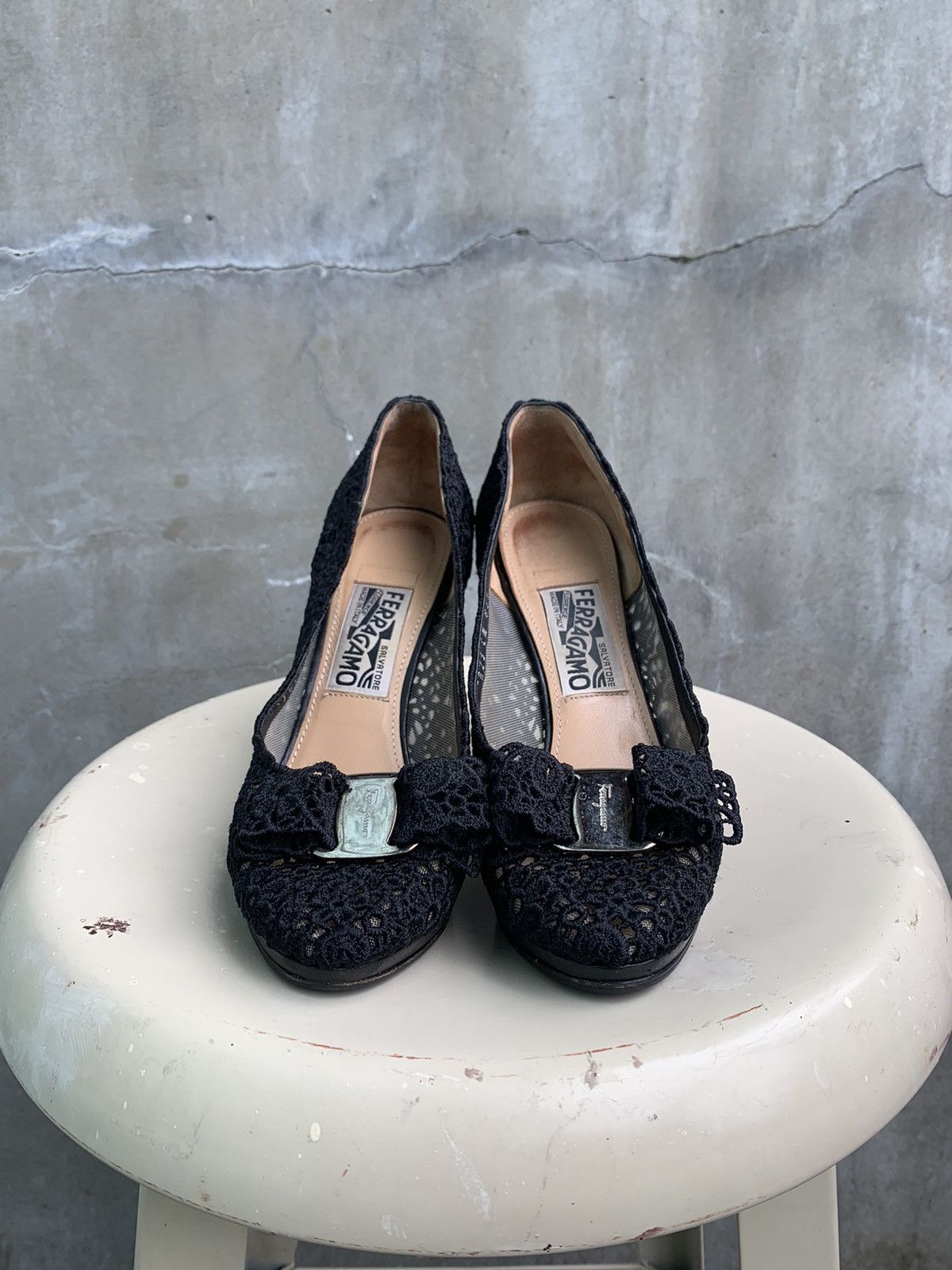 Salvatore Ferragamo Flower Crochet Heels Size US 7 / IT 37 - 2 Thumbnail