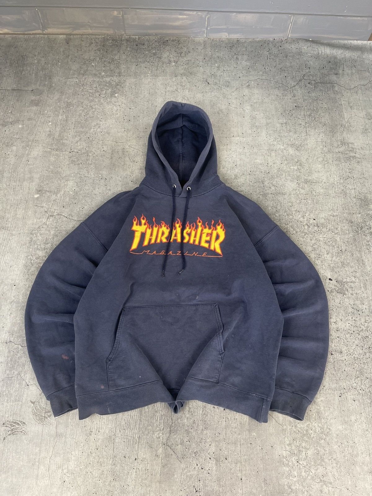 Thrasher Vintage 90s Thrasher Magazine Distressed Hoodie Sweatshirt Size US L / EU 52-54 / 3 - 1 Thumbnail