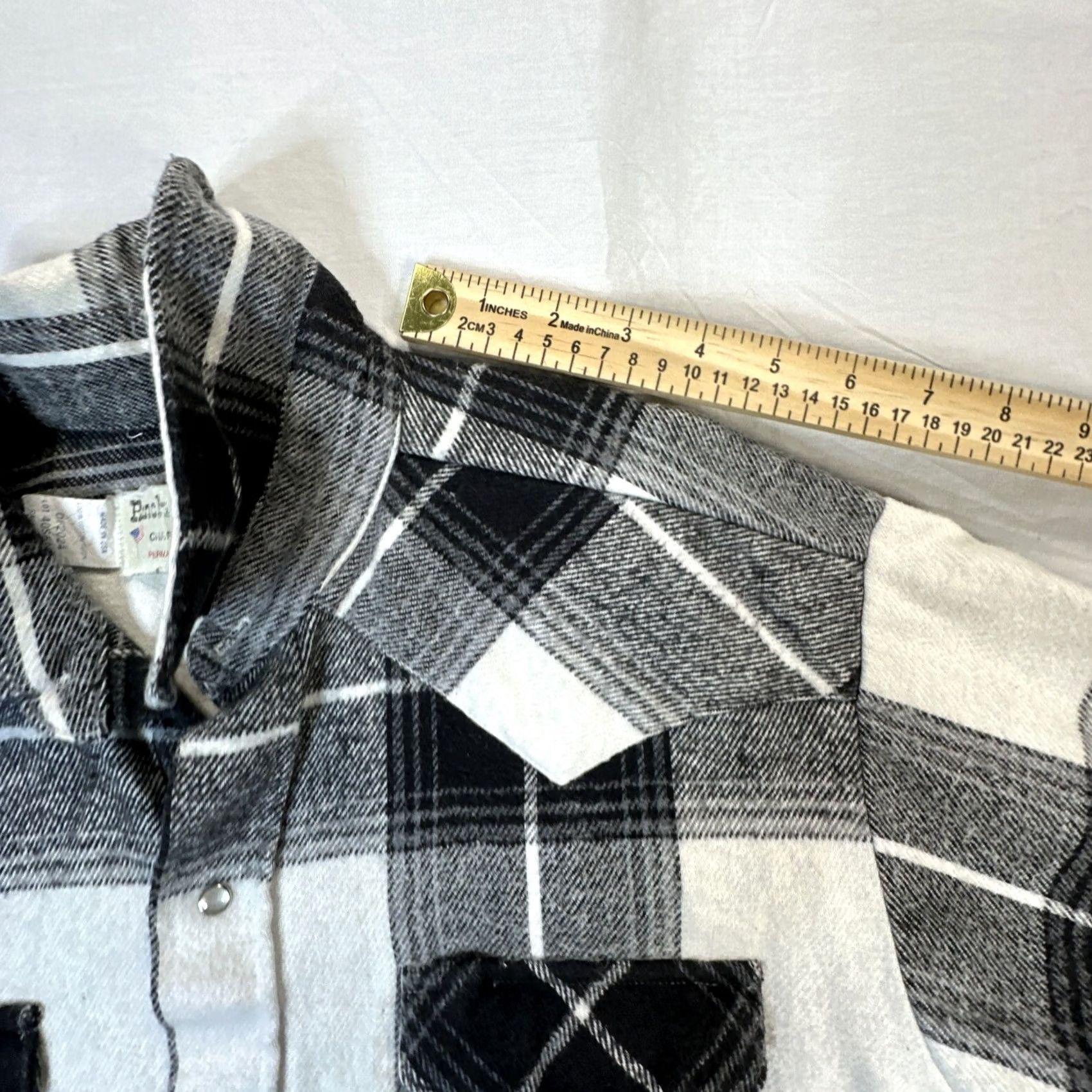 Vintage VINTAGE Ranch & Town Shirt Mens L Black & White Plaid Flannel Pearl Snap USA Western 80s 90s Size US L / EU 52-54 / 3 - 4 Thumbnail