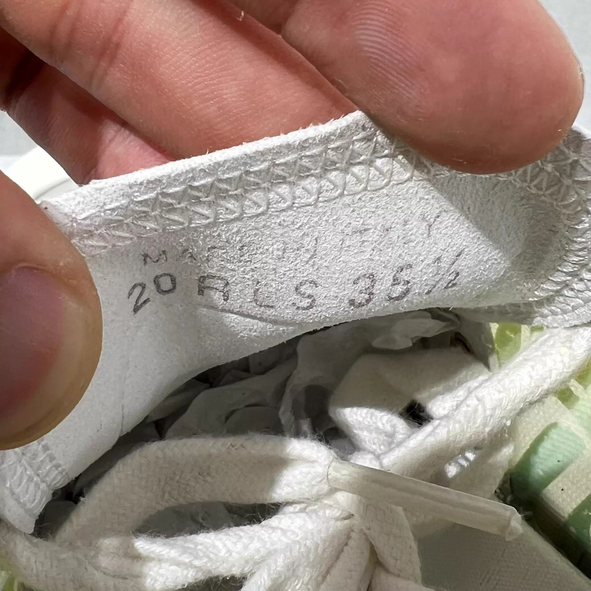 Dior Dior x Stussy B23 Yellow Green Gradient Wmns 35.5 Size US 5 / IT 35 - 8 Thumbnail