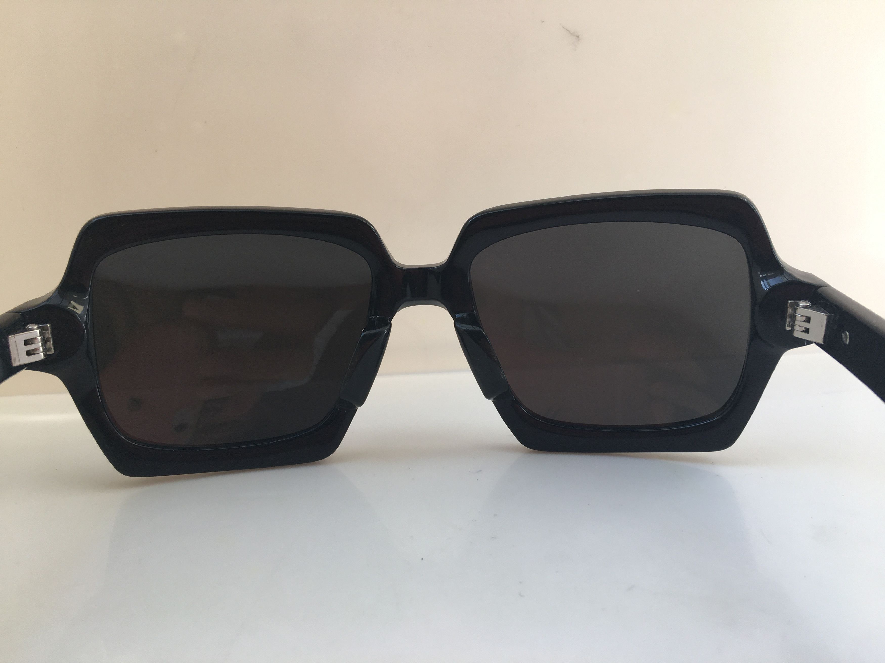 Vintage Vintage HUMAN SKULL H1225 Black Sunglasses Size ONE SIZE - 4 Thumbnail