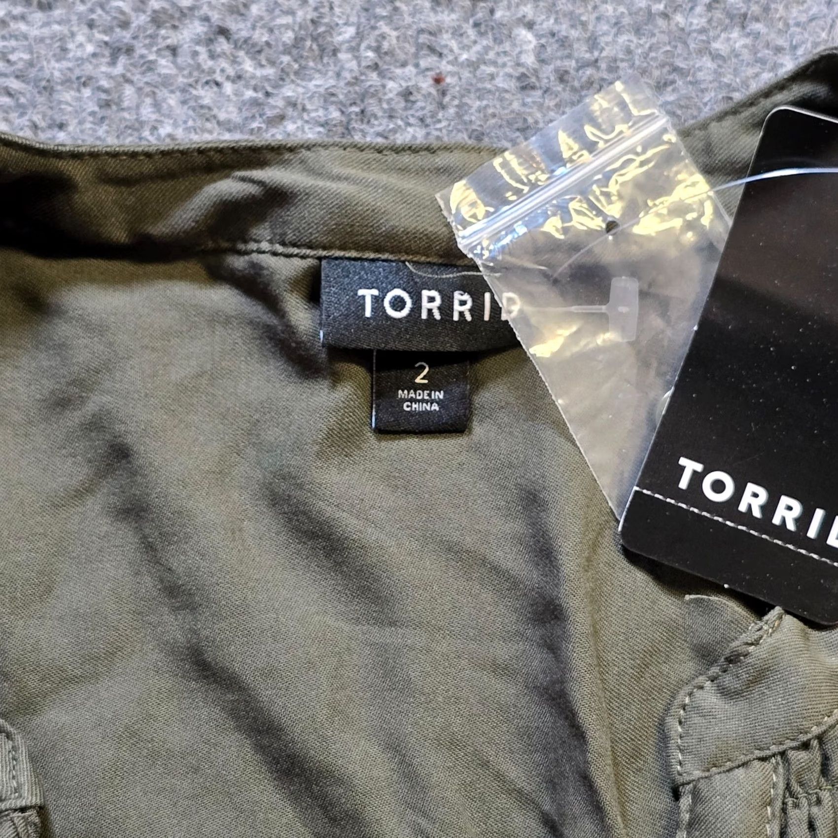 Torrid Torrid Top Womens 2X Green Peasant Peplum V Neck Long Sleeve Casual Fall Shirt Ladies Clothing Size XXL / US 16-18 / IT 52-54 - 4 Thumbnail