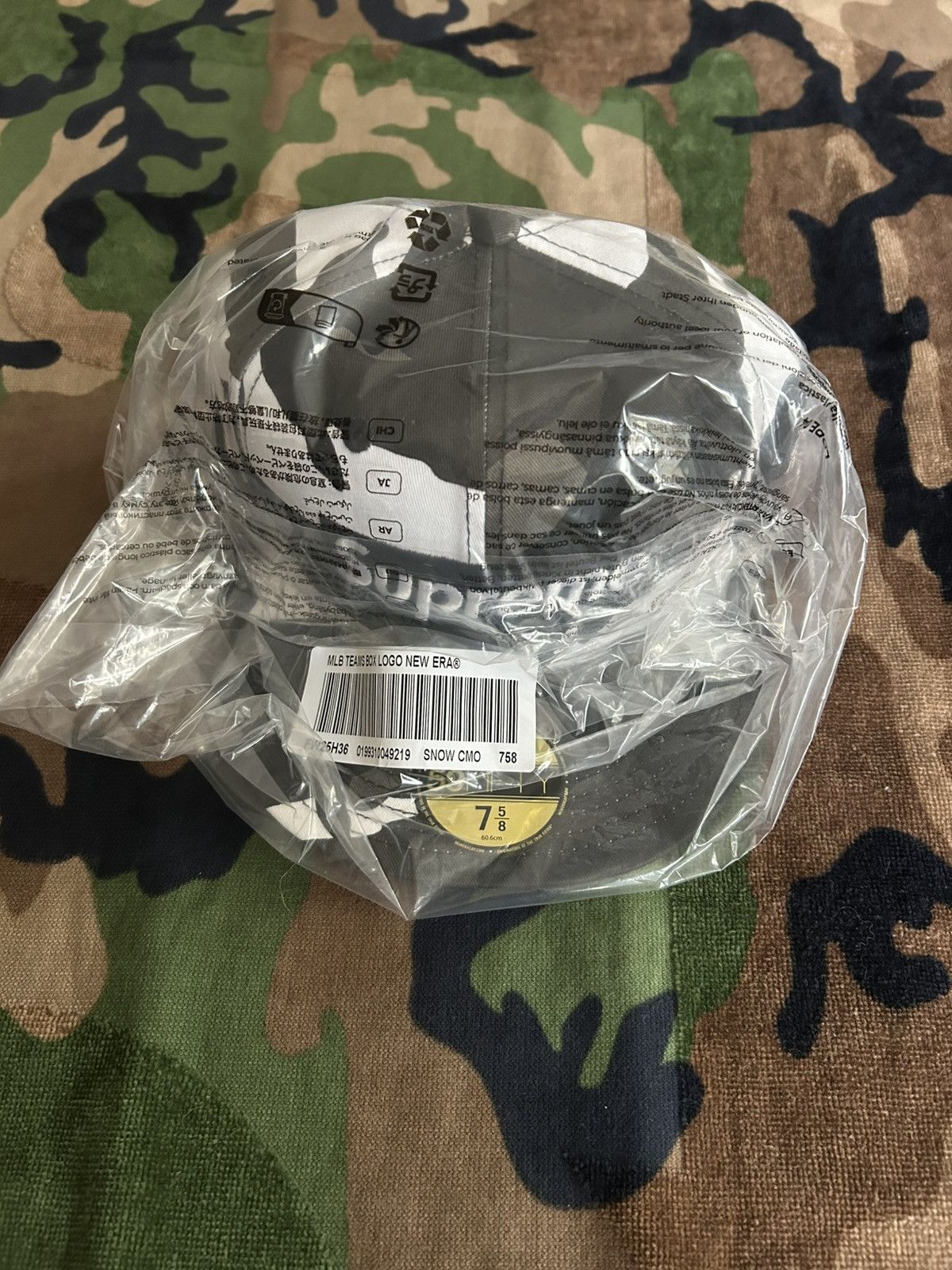 MLB × New Era × Supreme Supreme MLB Teams Box Logo New Era New York Yankees 7 5/8 Size ONE SIZE - 5 Thumbnail