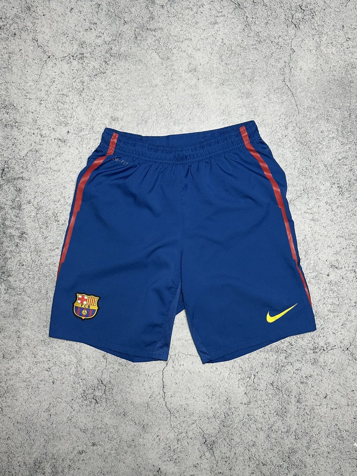 Nike Nike FC Barcelona Football Vintage Soccer Shorts Size US 30 / EU 46 - 1 Thumbnail