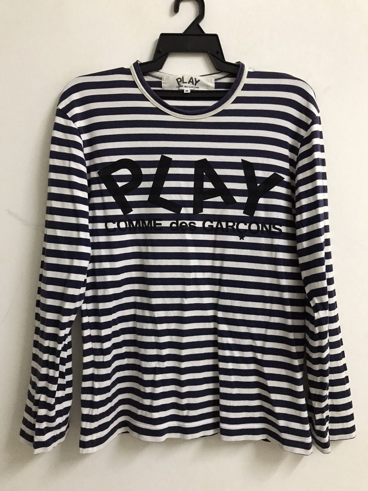 プレイ コムデギャルソン PLAY STRIPED T-SHIRT【G】. Comme Des Garçons Play Striped T-shirt | Black | FARFETCH JO