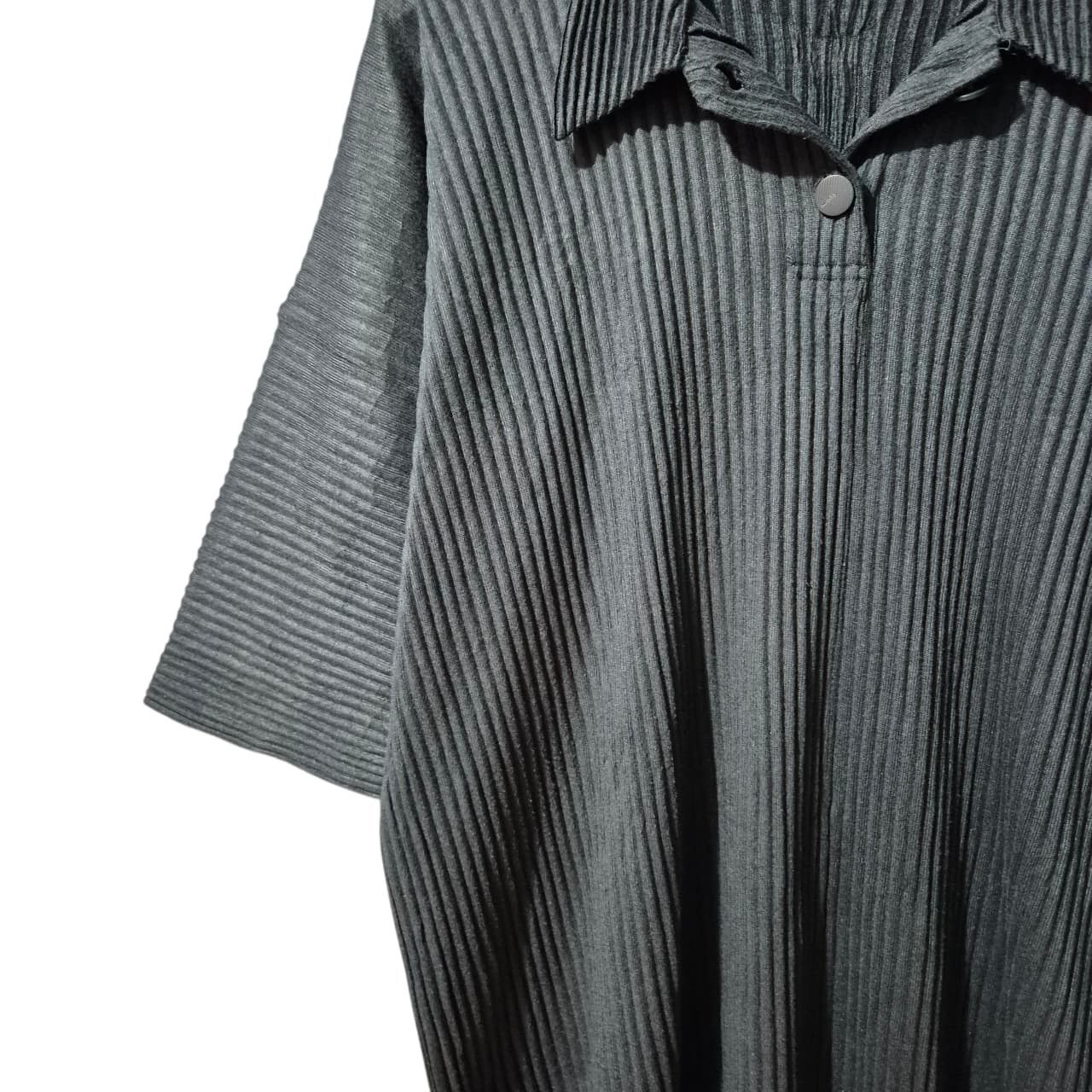 Pleats Please Issey Miyake Pleatsme pleated tshirts Size US L / EU 52-54 / 3 - 3 Thumbnail