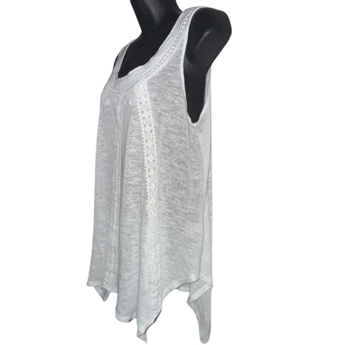 Anthropologie Anthropologie Cupid white linen blend lace detail tank top Size M / US 6-8 / IT 42-44 - 4 Thumbnail