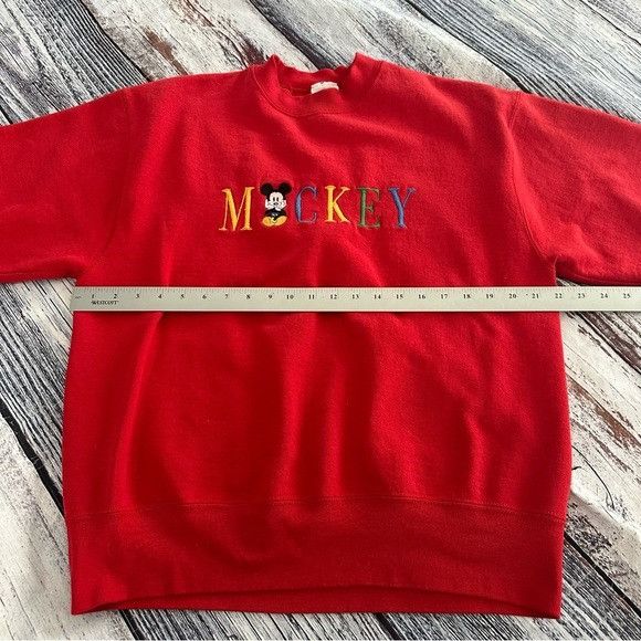 Vintage 90’s Disney Mickey Mouse Crewneck Sweatshirt