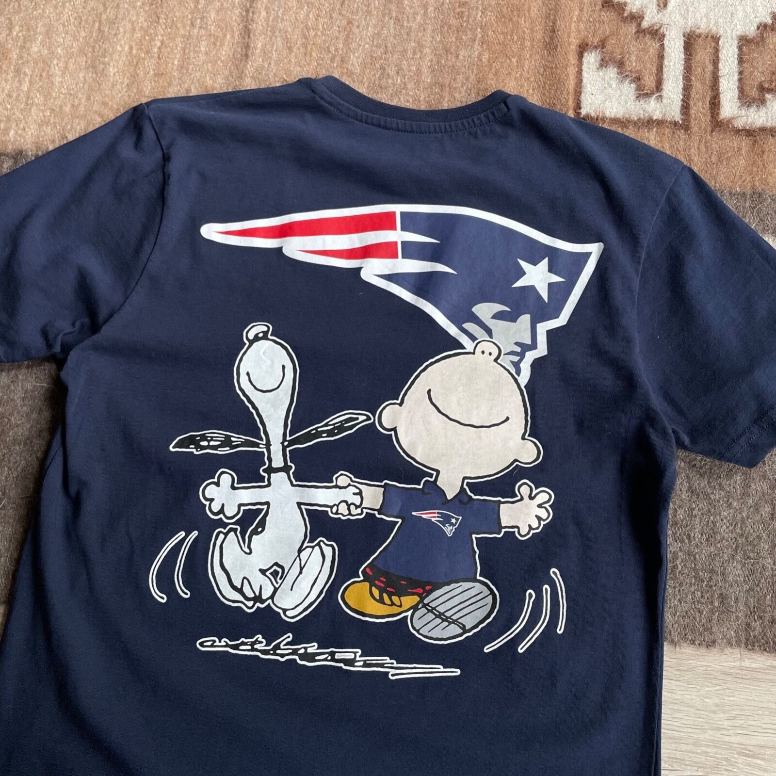 NFL New Era NFL Patriots Snoopy Peanuts Hockey T Shirt 9211AC Size US S / EU 44-46 / 1 - 2 Thumbnail