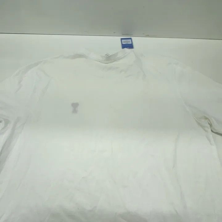 AMI AMIPARIS Heart Embroidered Short Sleeve T-Shirt -2507 Size US XL / EU 56 / 4 - 8 Thumbnail
