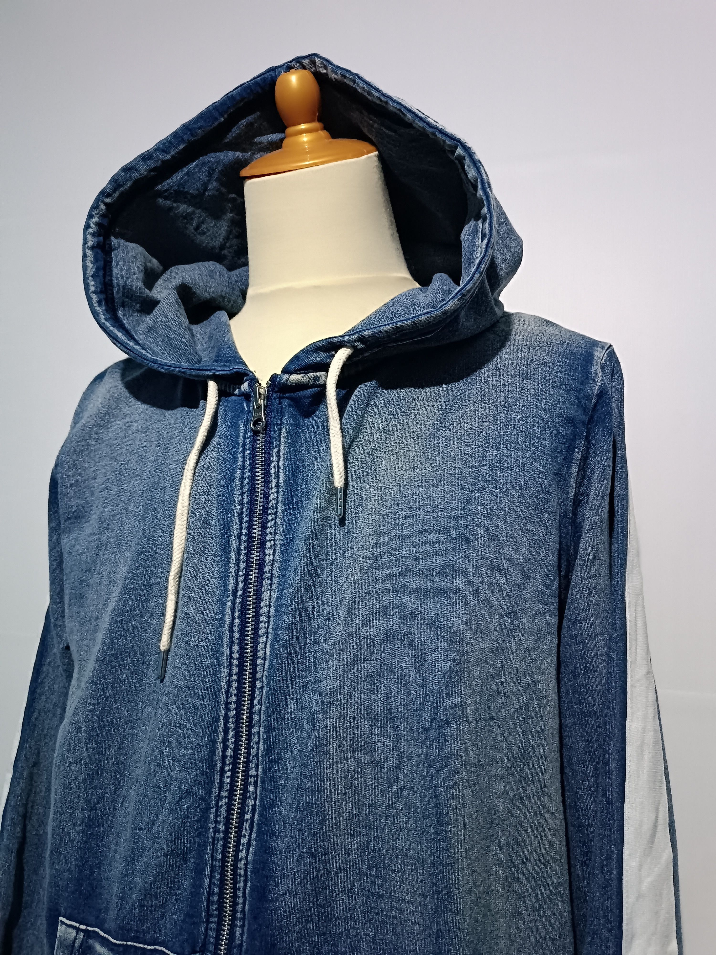 Japanese Brand Sweater Hoodie Jacket Resembles a Denim Fabric Design. Size US L / EU 52-54 / 3 - 2 Thumbnail