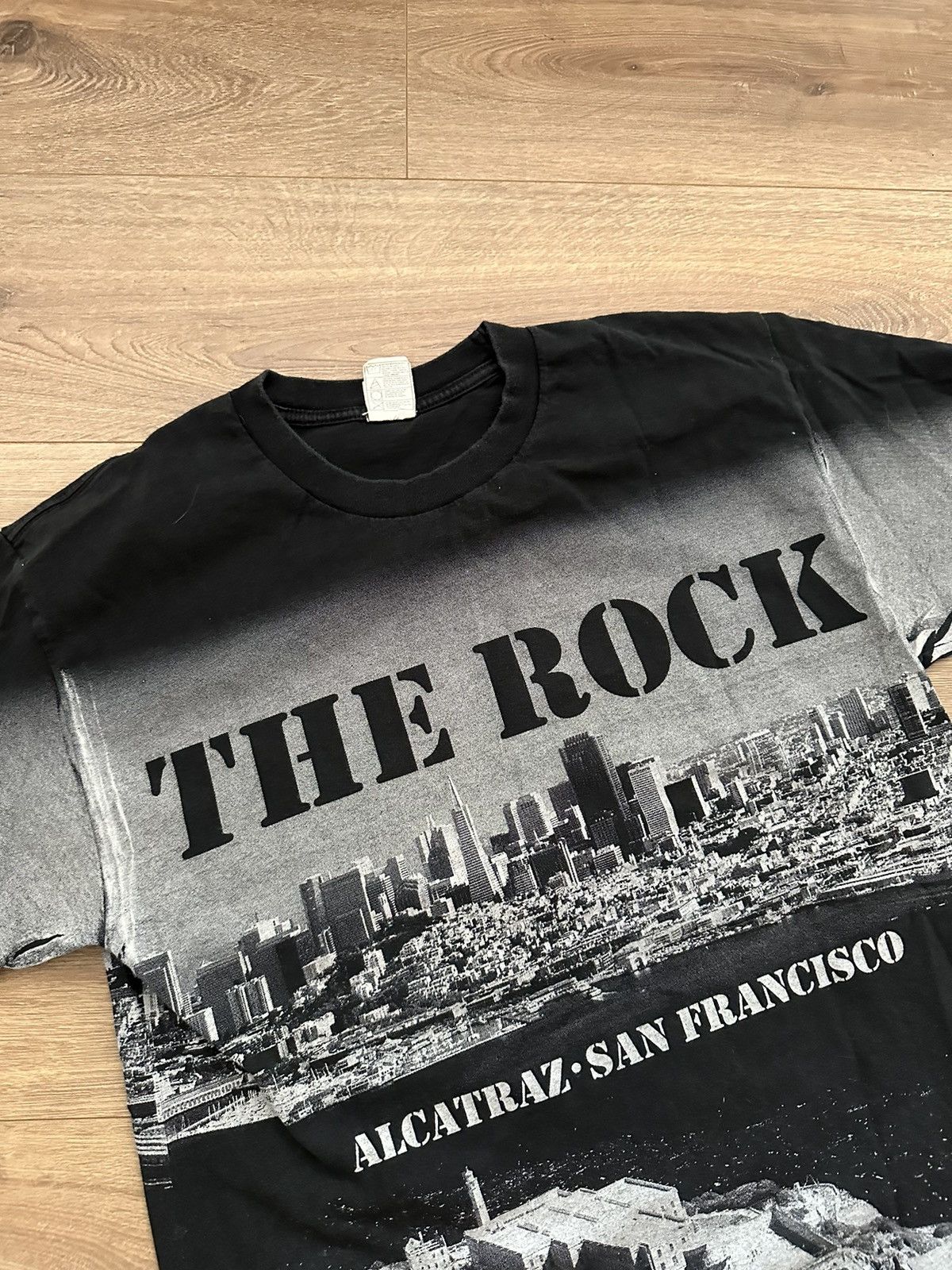 Band Tees 🔥VINTAGE THE ROCK ALCATRAZ AOP OVER PRINTED T-SHIRT🔥 Size US L / EU 52-54 / 3 - 2 Thumbnail
