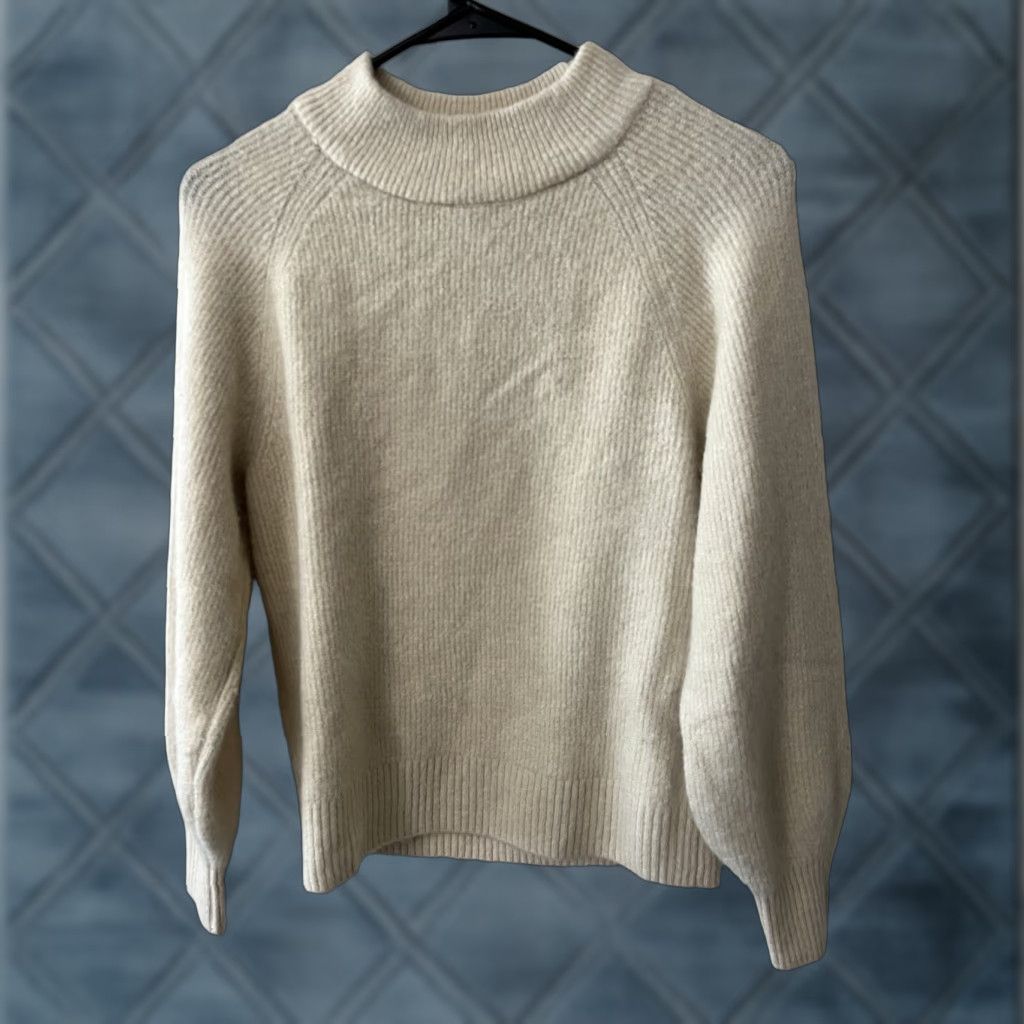 Gap Gap Pullover Sweater - Wool Blend Knit - Women - XS - Ivory - Crew Neck - Long Sleeve - Raglan - All Seasons - Casual - Regular Fit - Gap Brand Size XS / US 0-2 / IT 36-38 - 1 Thumbnail