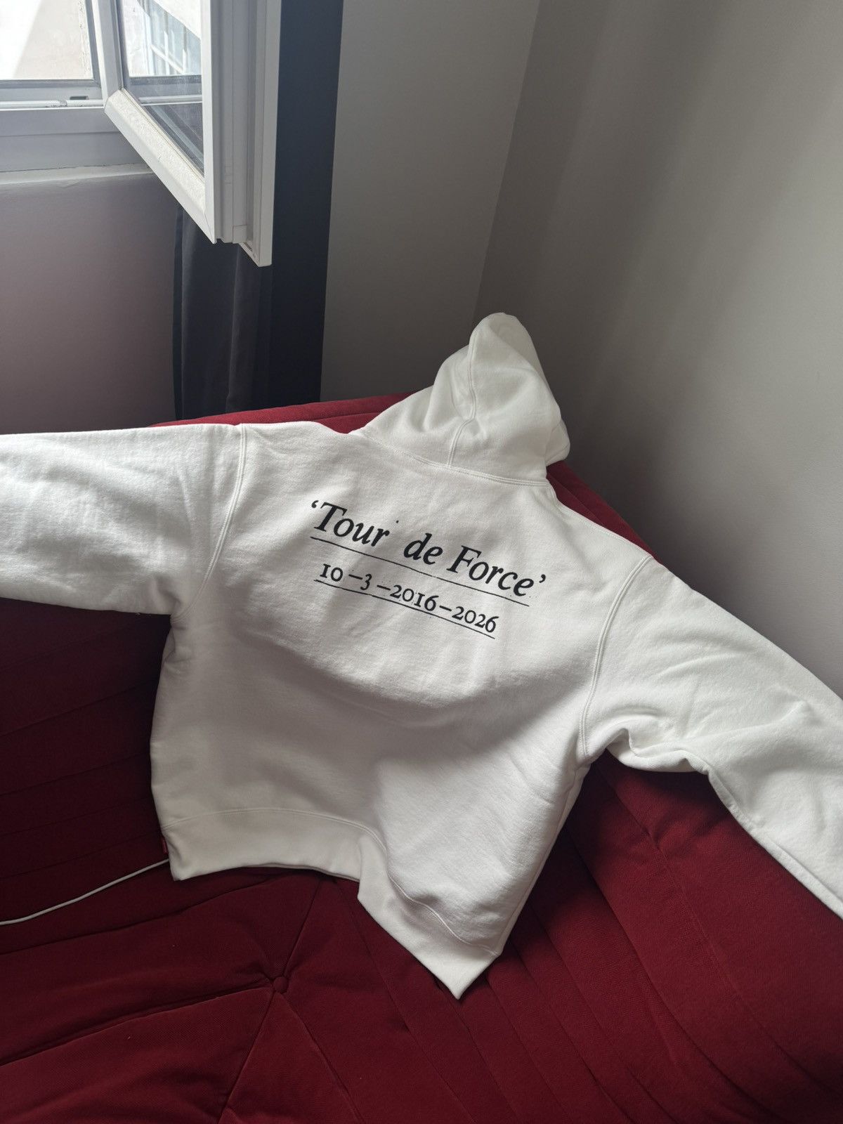 Supreme supreme paris exclusive 10th anniversary hoodie sweatshirt Size US S / EU 44-46 / 1 - 2 Thumbnail