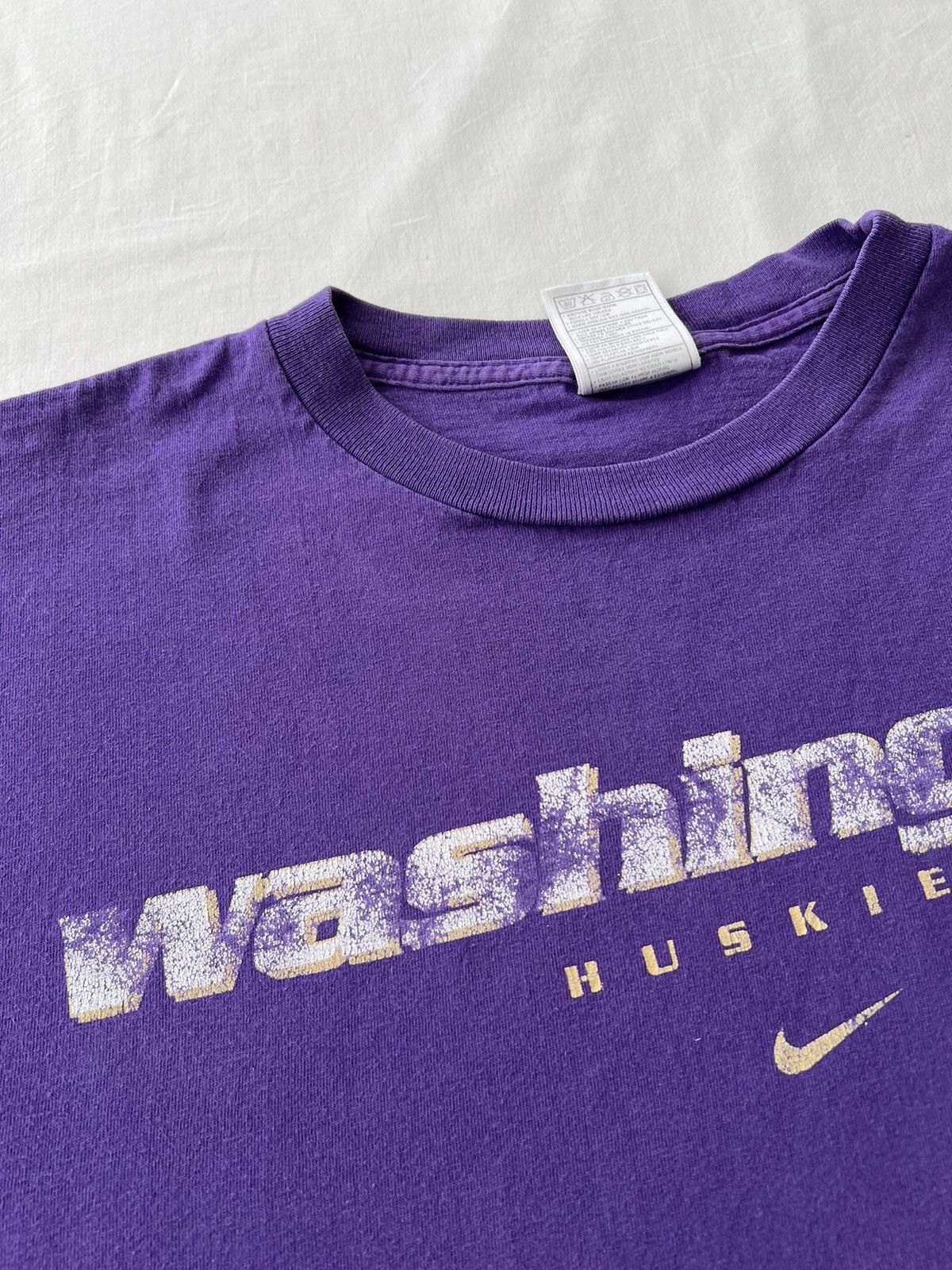 Nike Vintage 90s Nike Washington Huskies Football NCAA T-shirt Size US L / EU 52-54 / 3 - 6 Thumbnail