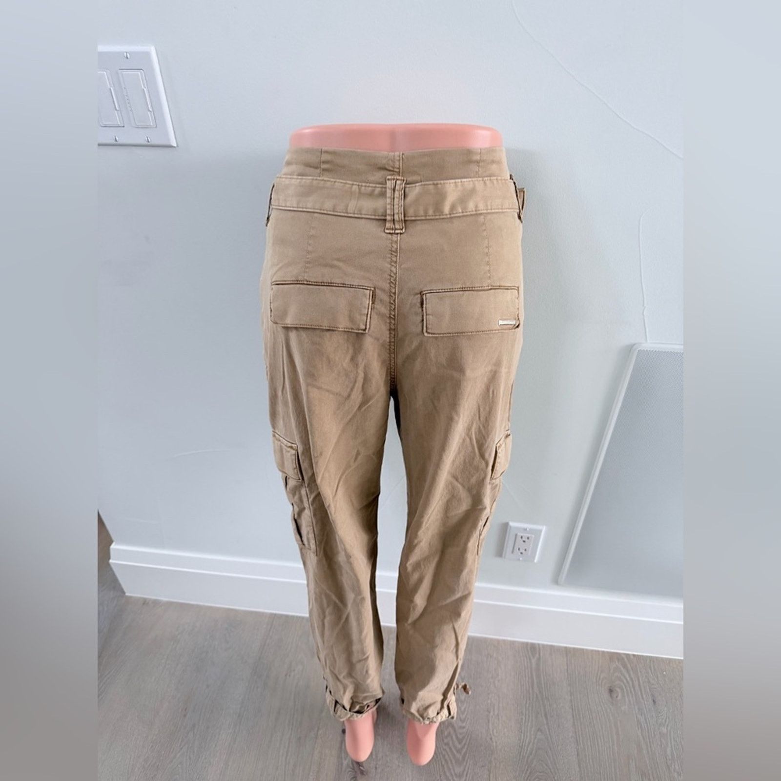 White House Black Market WHBM Extra High Rise Pret Tan Cargo Tapered Ankle Pants. Size 25" / US 0 / IT 36 - 9 Thumbnail