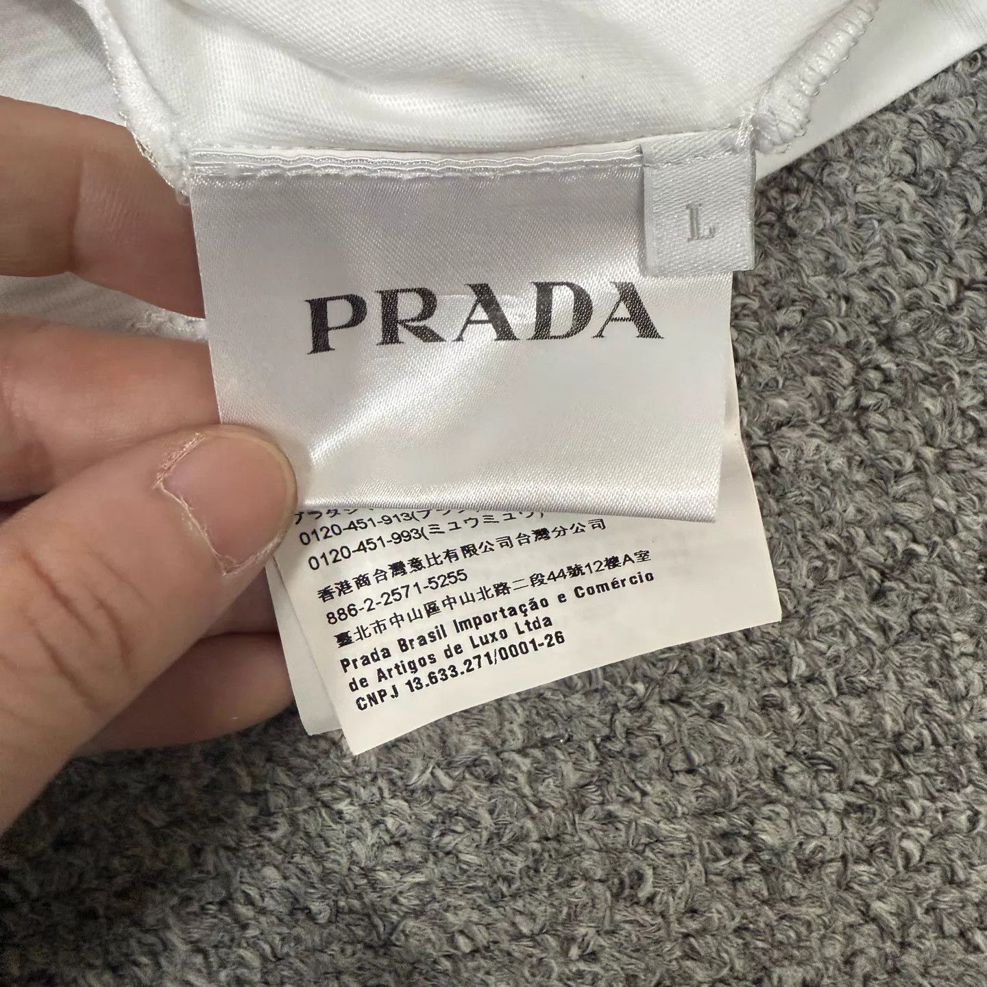 Prada Prada Embroidered Watermark Logo Crew SS L 99 New Size L / US 10 / IT 46 - 4 Thumbnail